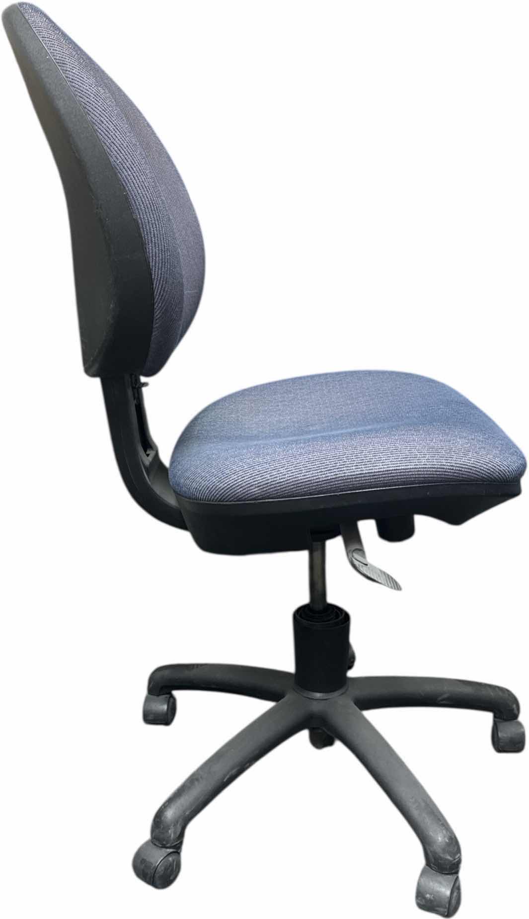 Photo 2 of ARMLESS ROLLING ERGONOMIC OFFICE CHAIR FABRIC SEAT, BLUE
19” X 21” X H42”