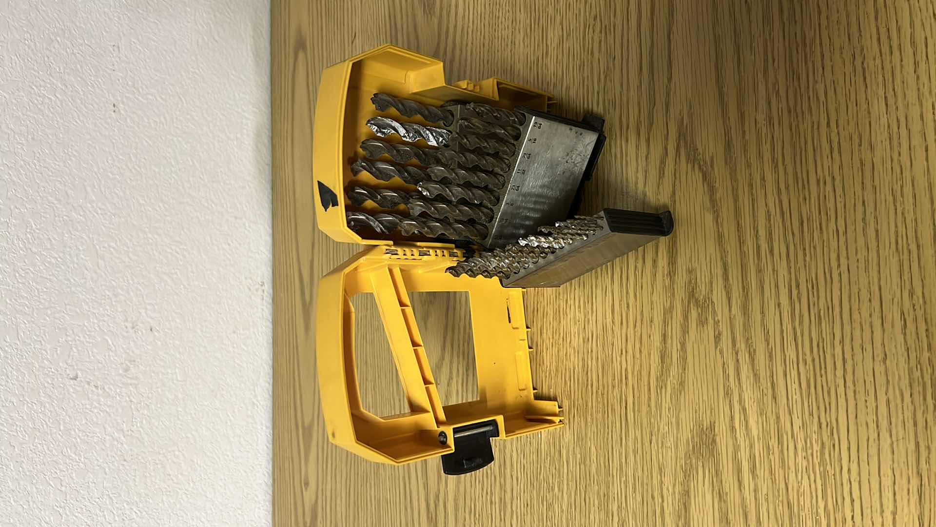 Photo 1 of DEWALT DRILL BIT SET