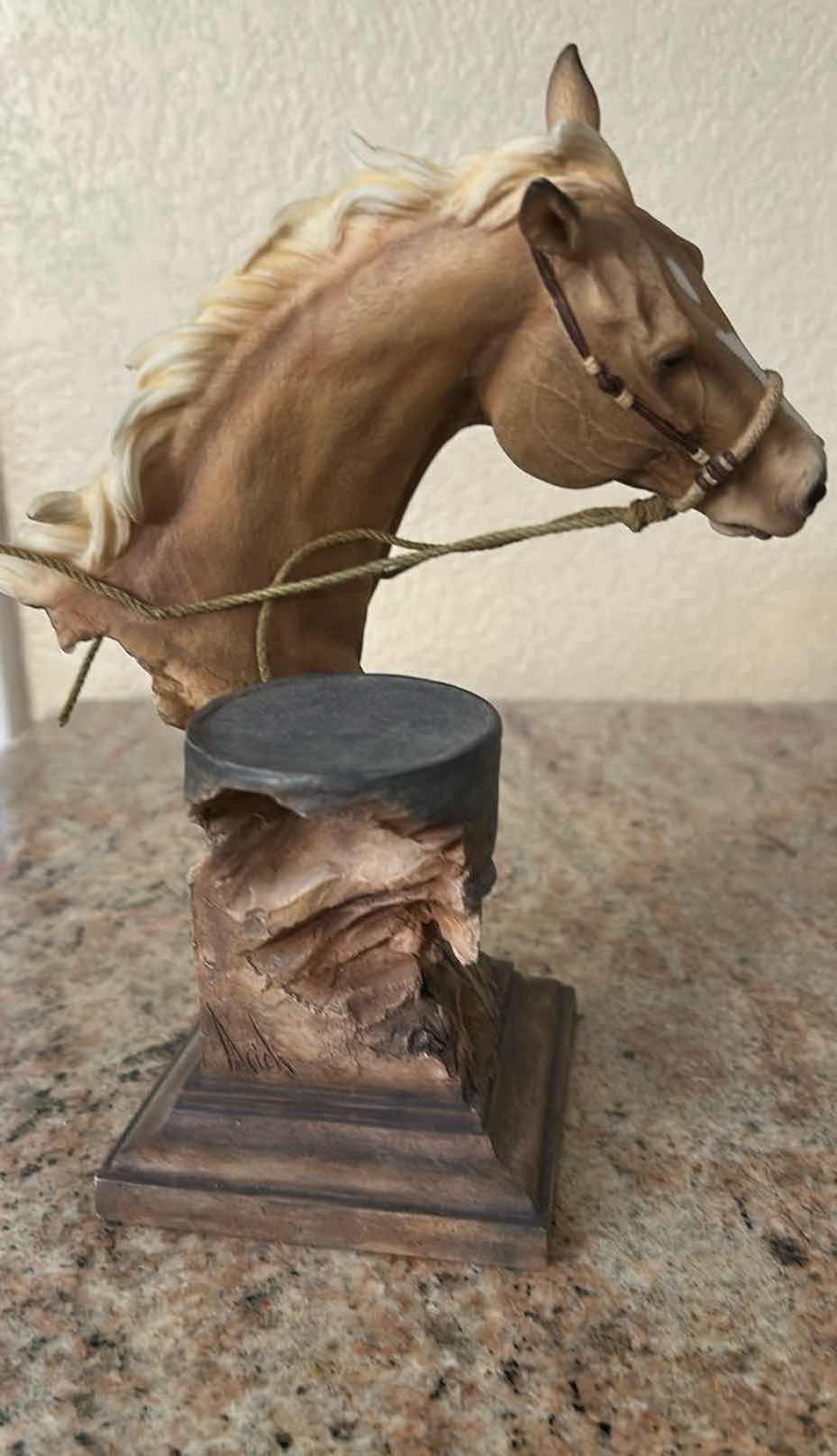 Photo 1 of CHANGING LEADS HORSE BUST SCULPTURE H 8"