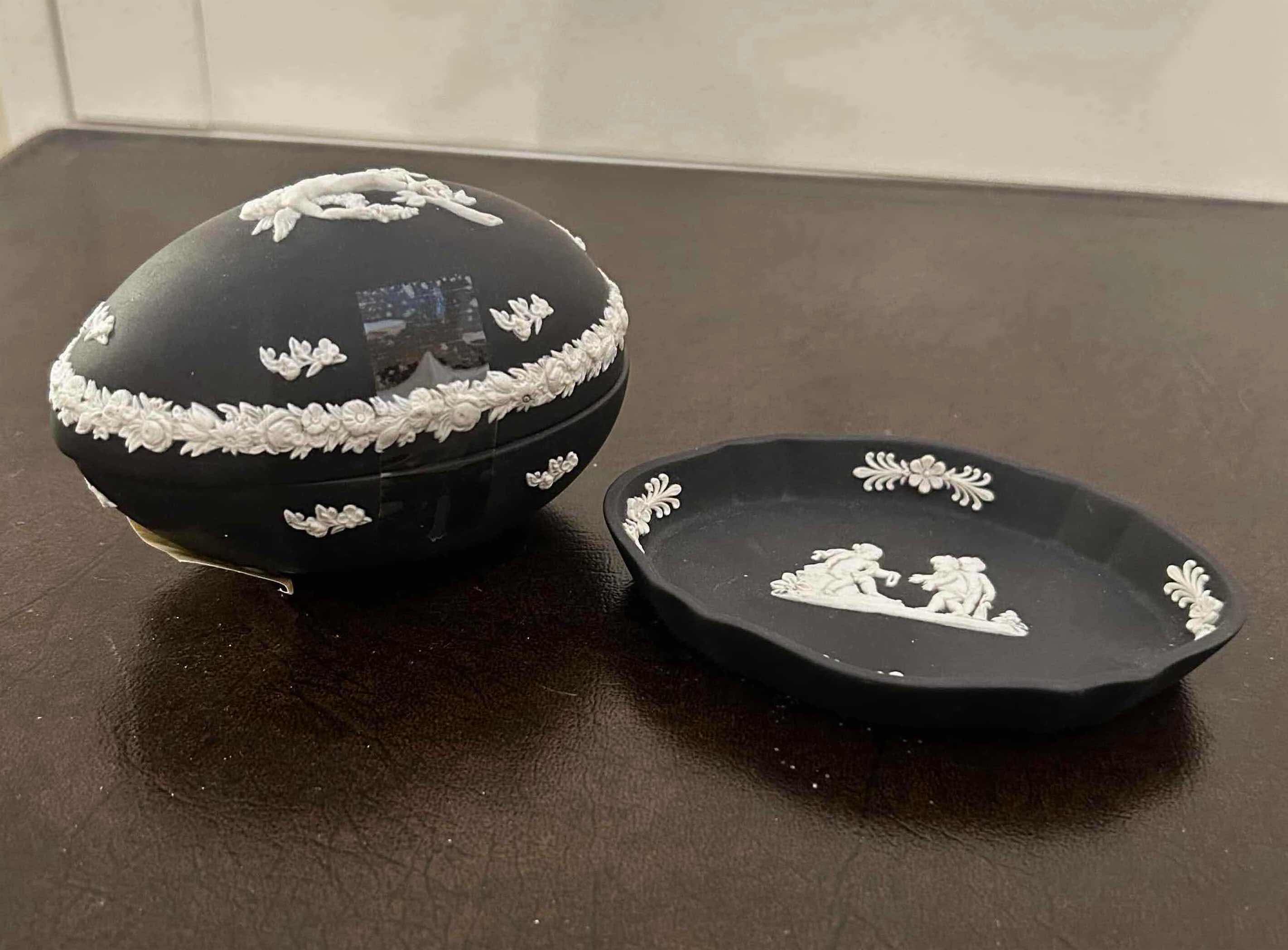 Photo 1 of BLACK WEDGEWOOD JASPERWARE  EGG TRINKET HOLDER W PIN DESK