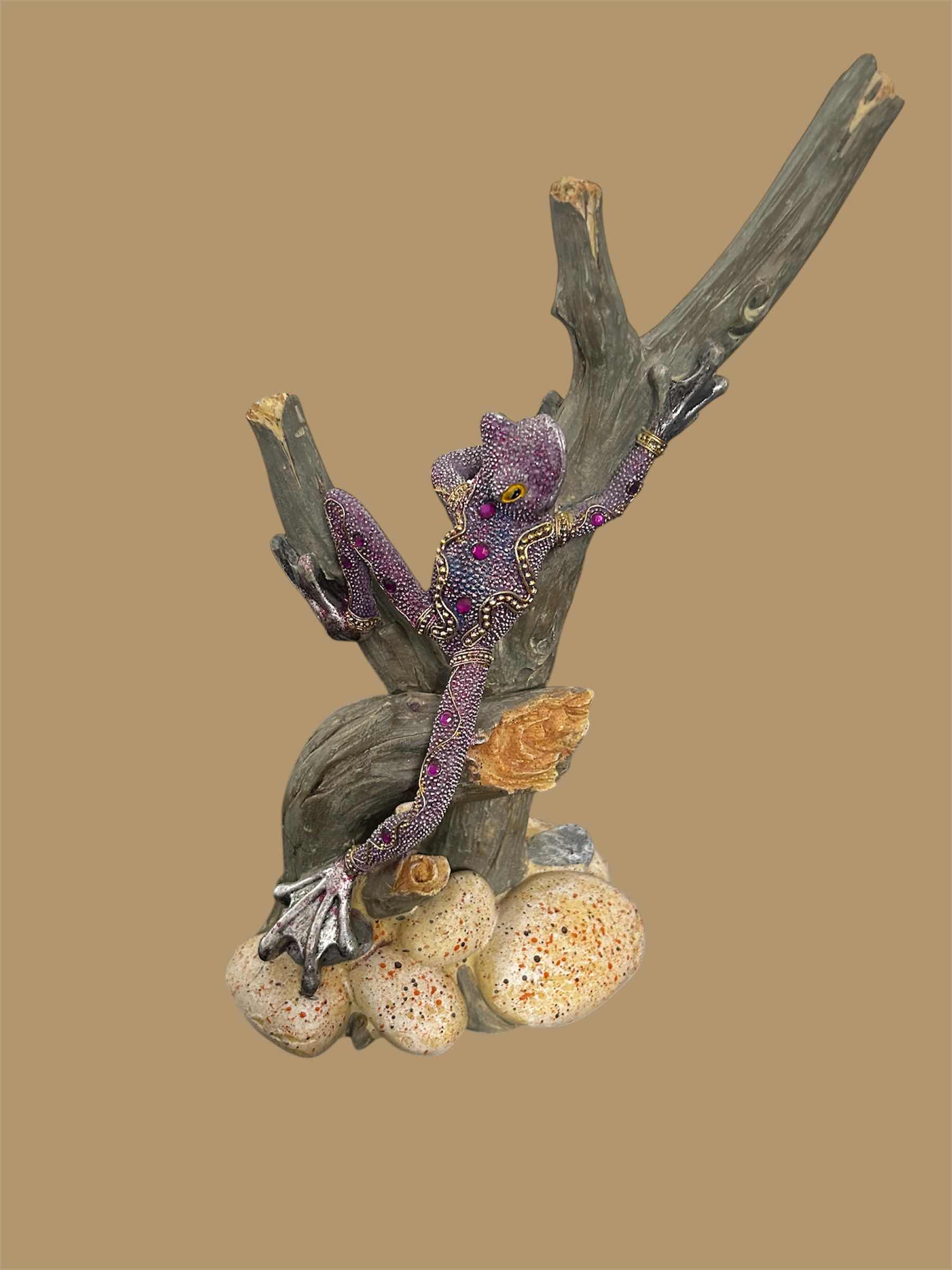 Photo 1 of HAND CARVED PAINTED COPAL WOOD ALEBRIJE FROG H12"