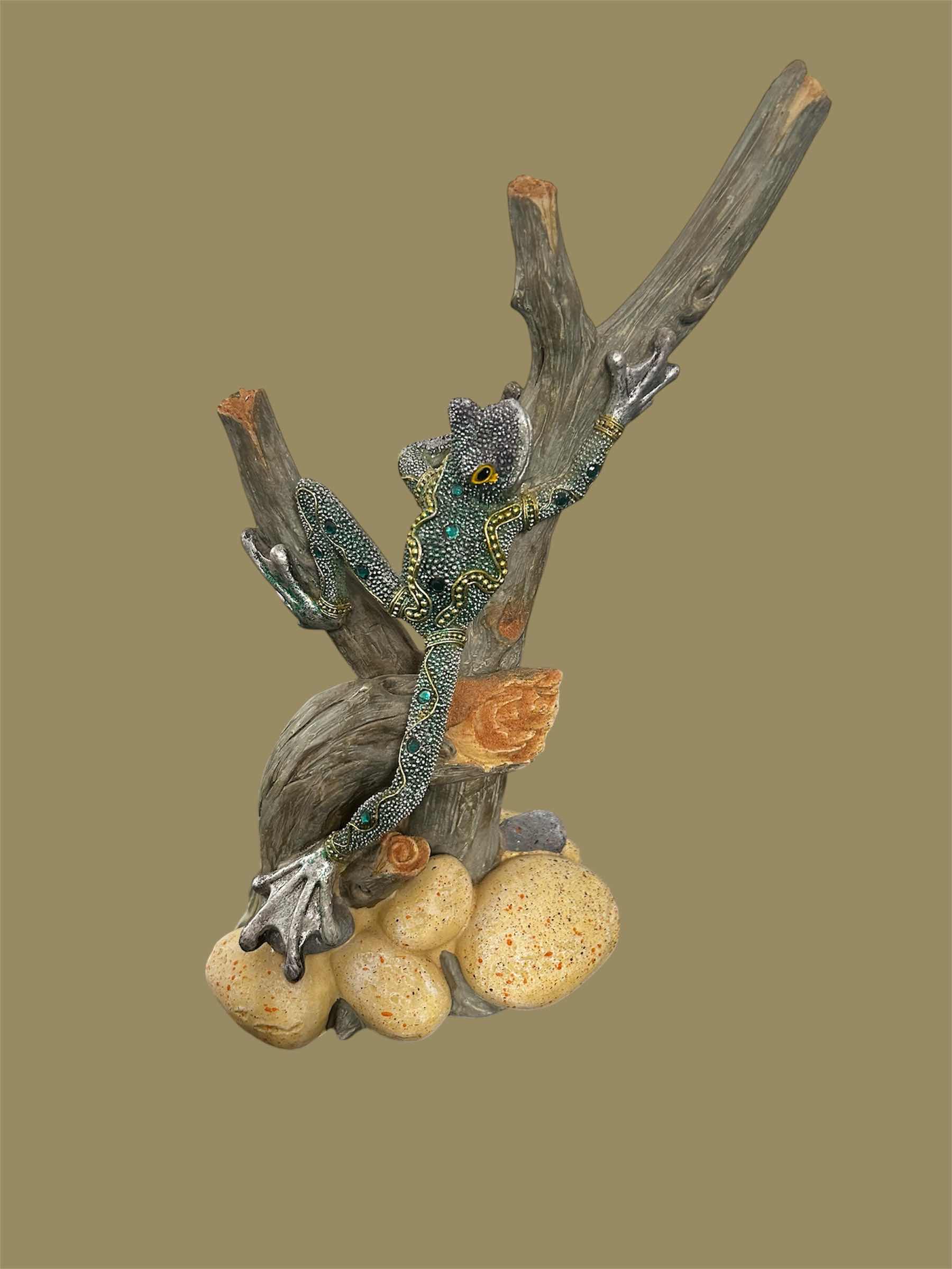 Photo 1 of HAND CARVED PAINTED WOOD ALEBRIJE FROG H12"