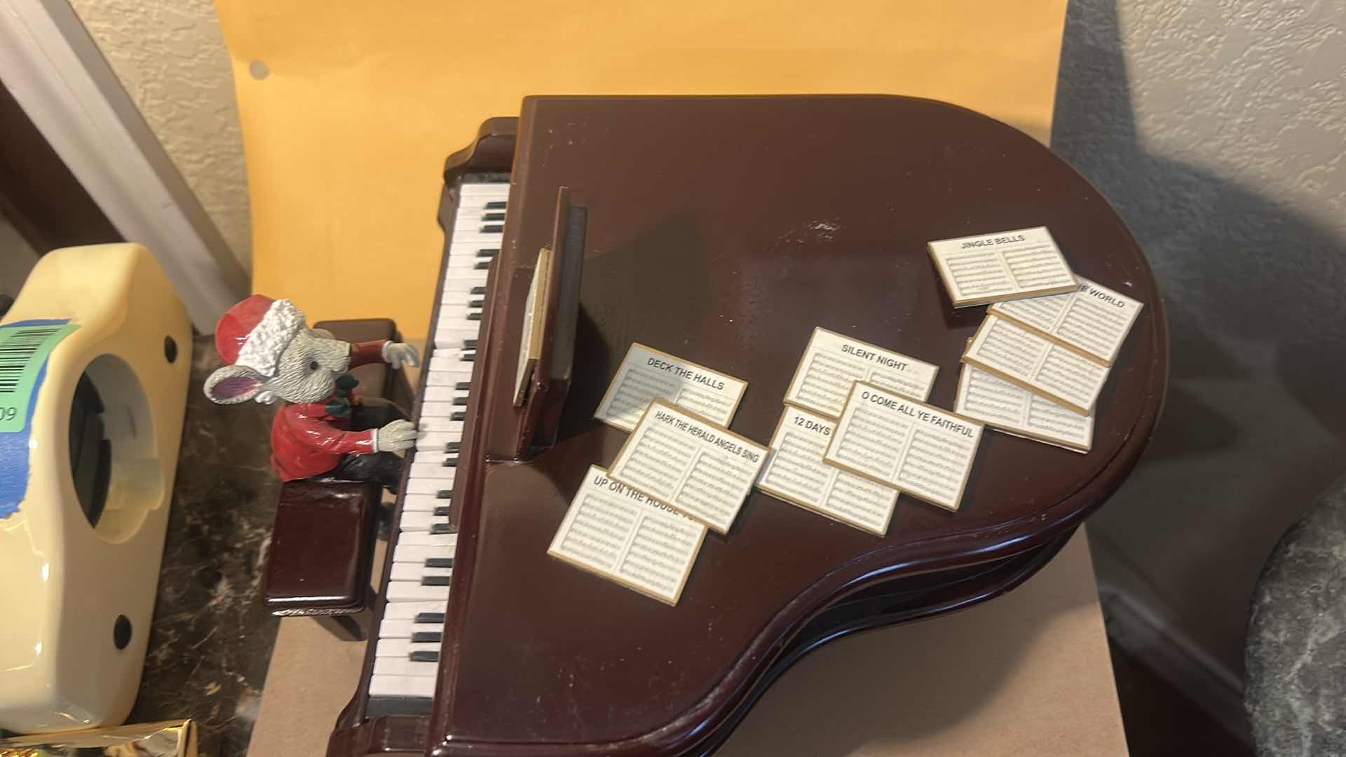 Photo 1 of BATTERY OPERATED PIANO PLAYING CHRISTMAS MOUSE 12“ x H5 1/2“