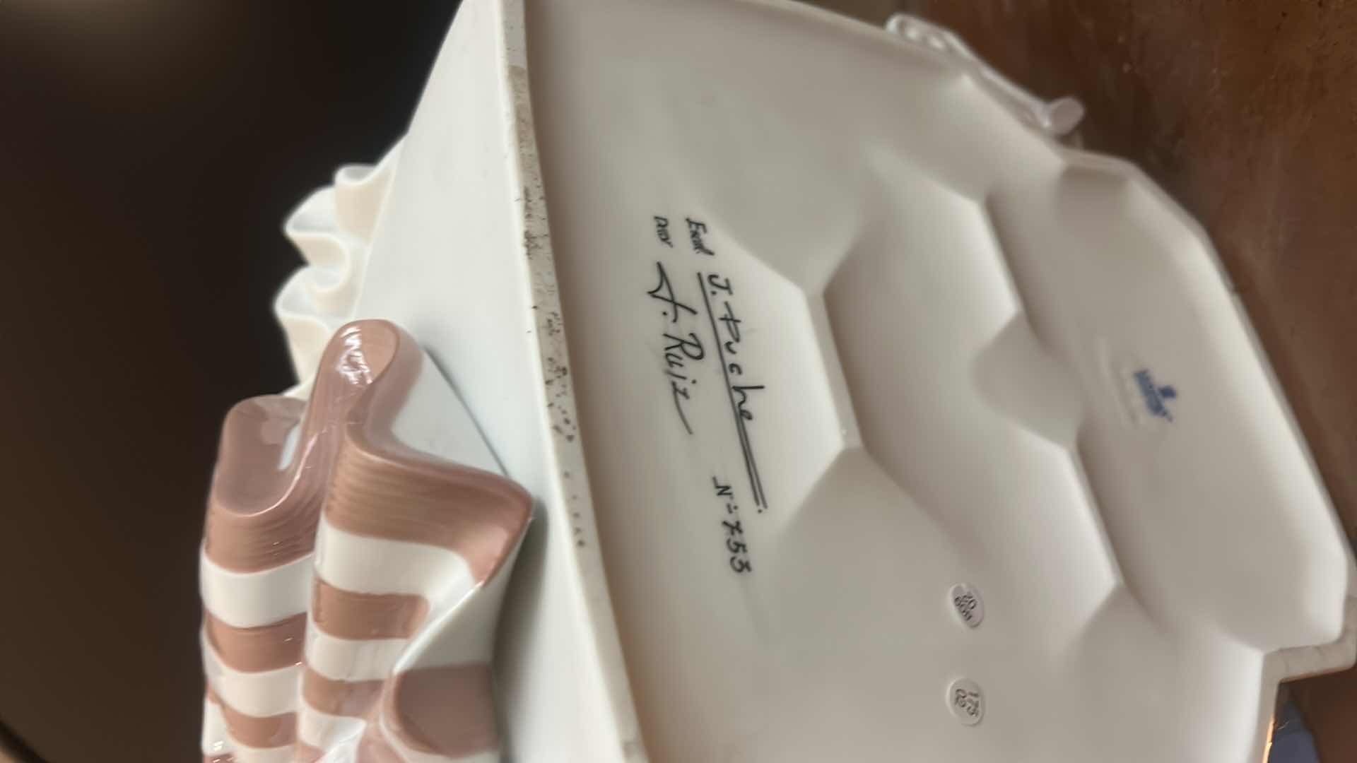 Photo 1 of LLADRO “ABRAHAM LINCOLN” PORCELAIN SCULPTURE, MODEL NUMBER 07554 OR 7554.
• IT IS A LIMITED EDITION PIECE, WITH A TOTAL RUN OF 2,500 UNITS. H24”