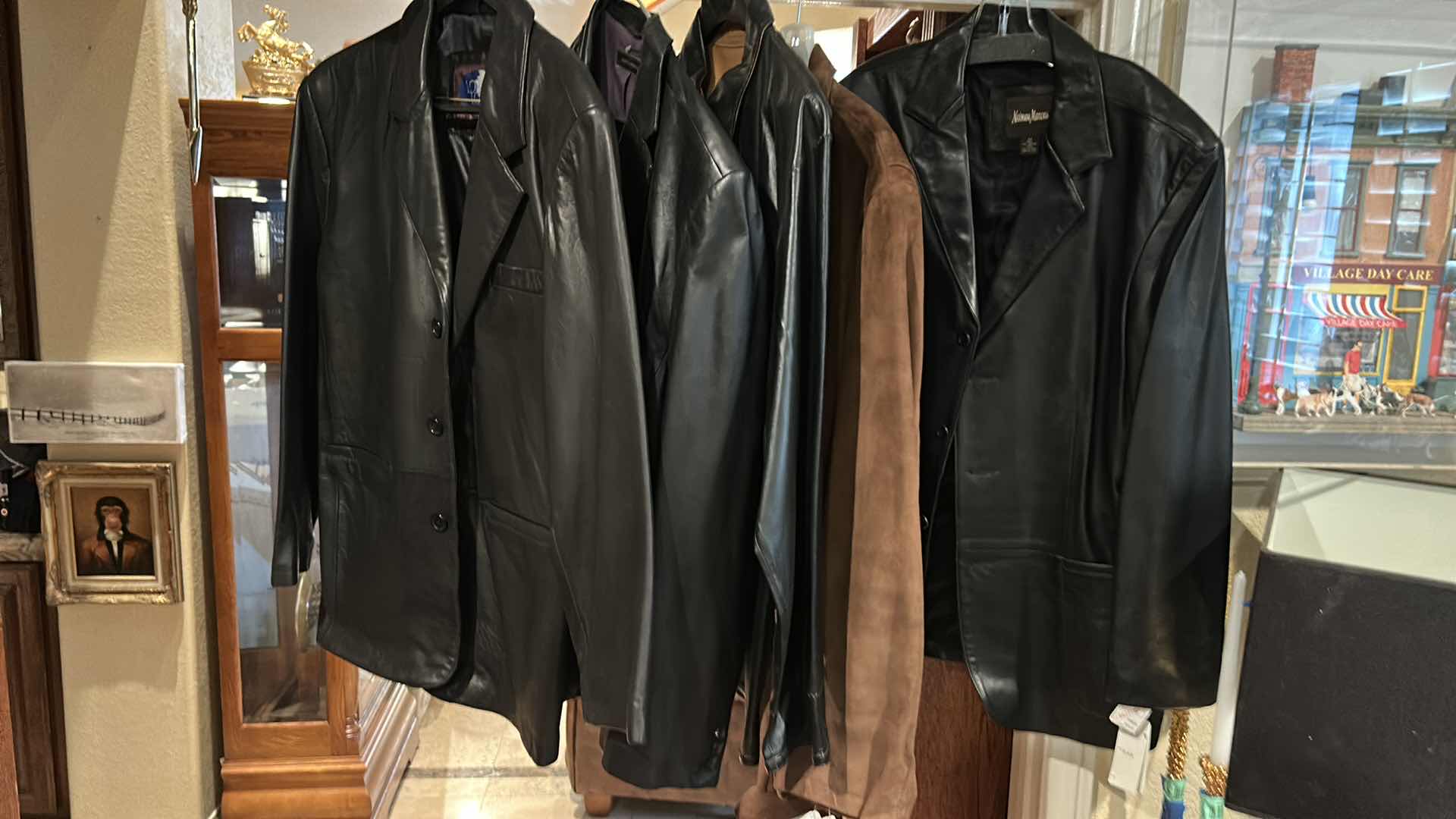 Photo 1 of 4 MENS LEATHER JACKETS SIZE L - XL
