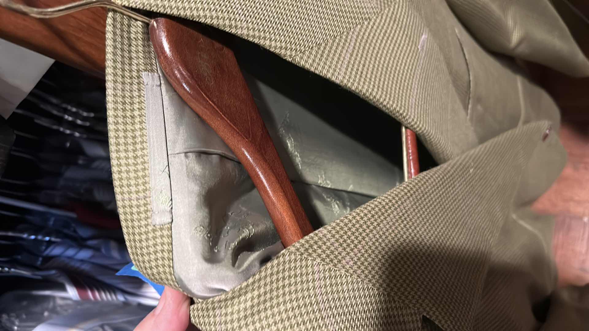 Photo 1 of MENS DESIGNER CLOTHING SIZE L XL