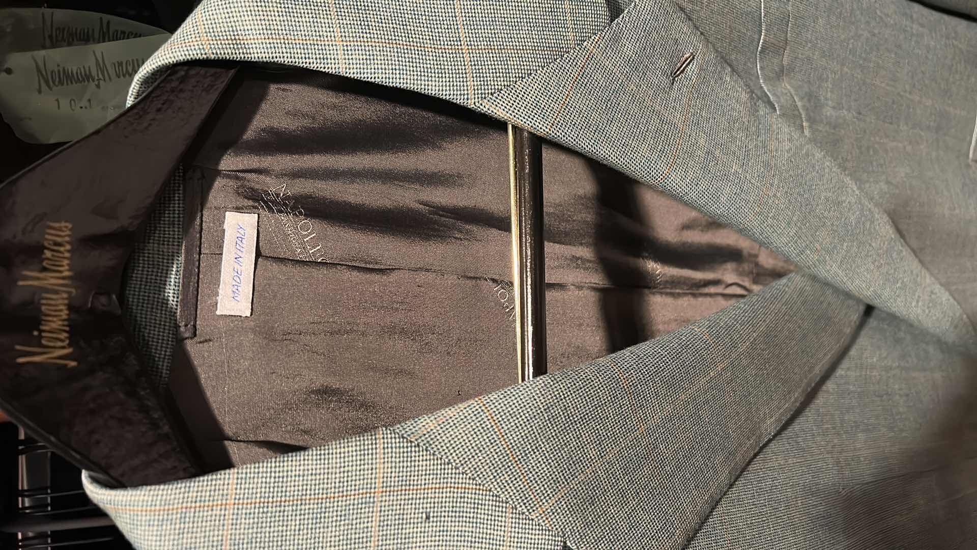 Photo 1 of MENS DESIGNER CLOTHING SIZE L XL