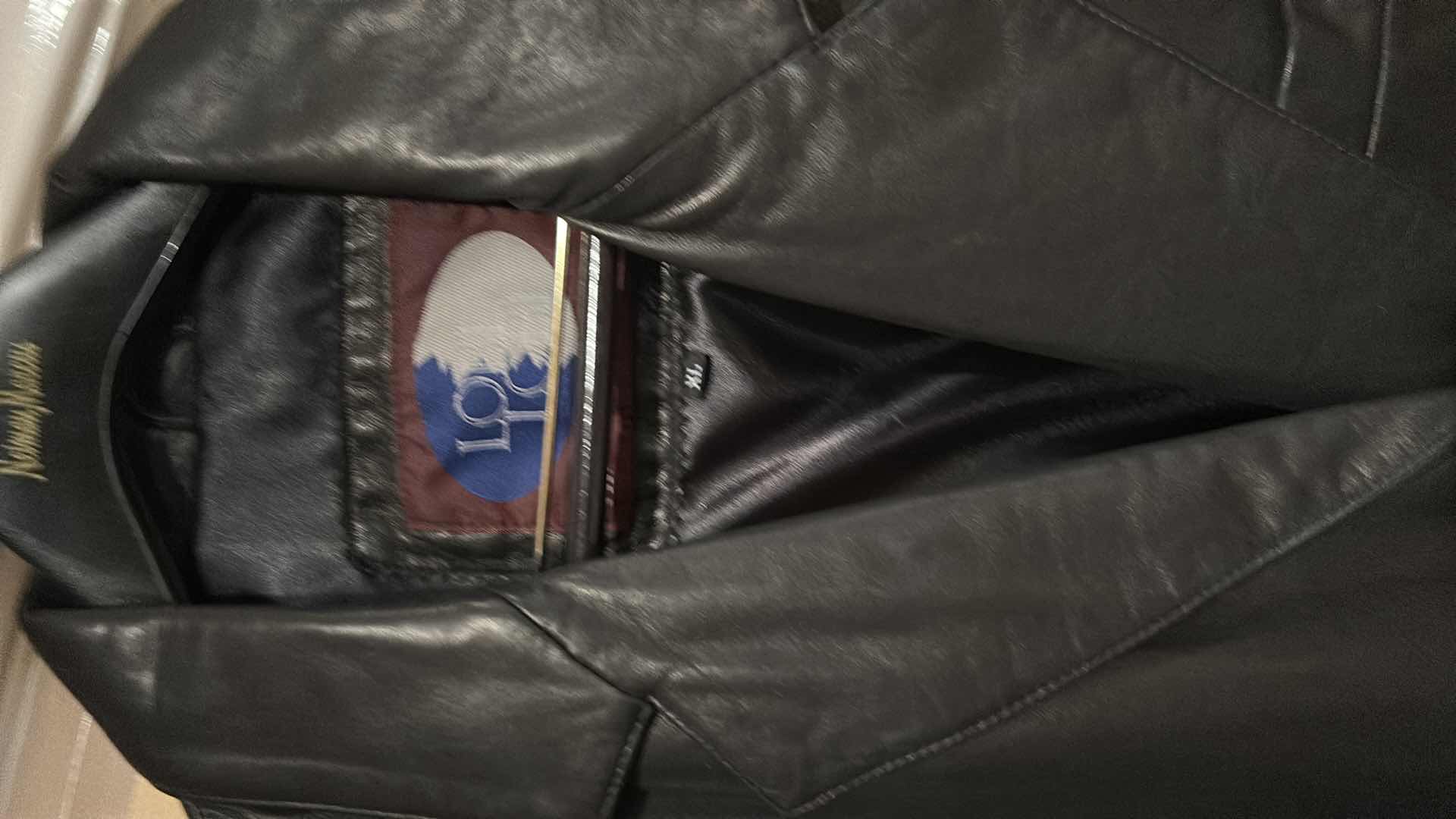 Photo 1 of 3 MENS LEATHER JACKETS L XL