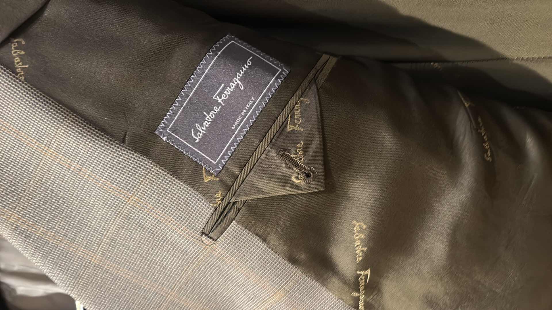 Photo 1 of 2 NEW MENS SALVATORE FERRAGANO MENS SPORTS JACKETS