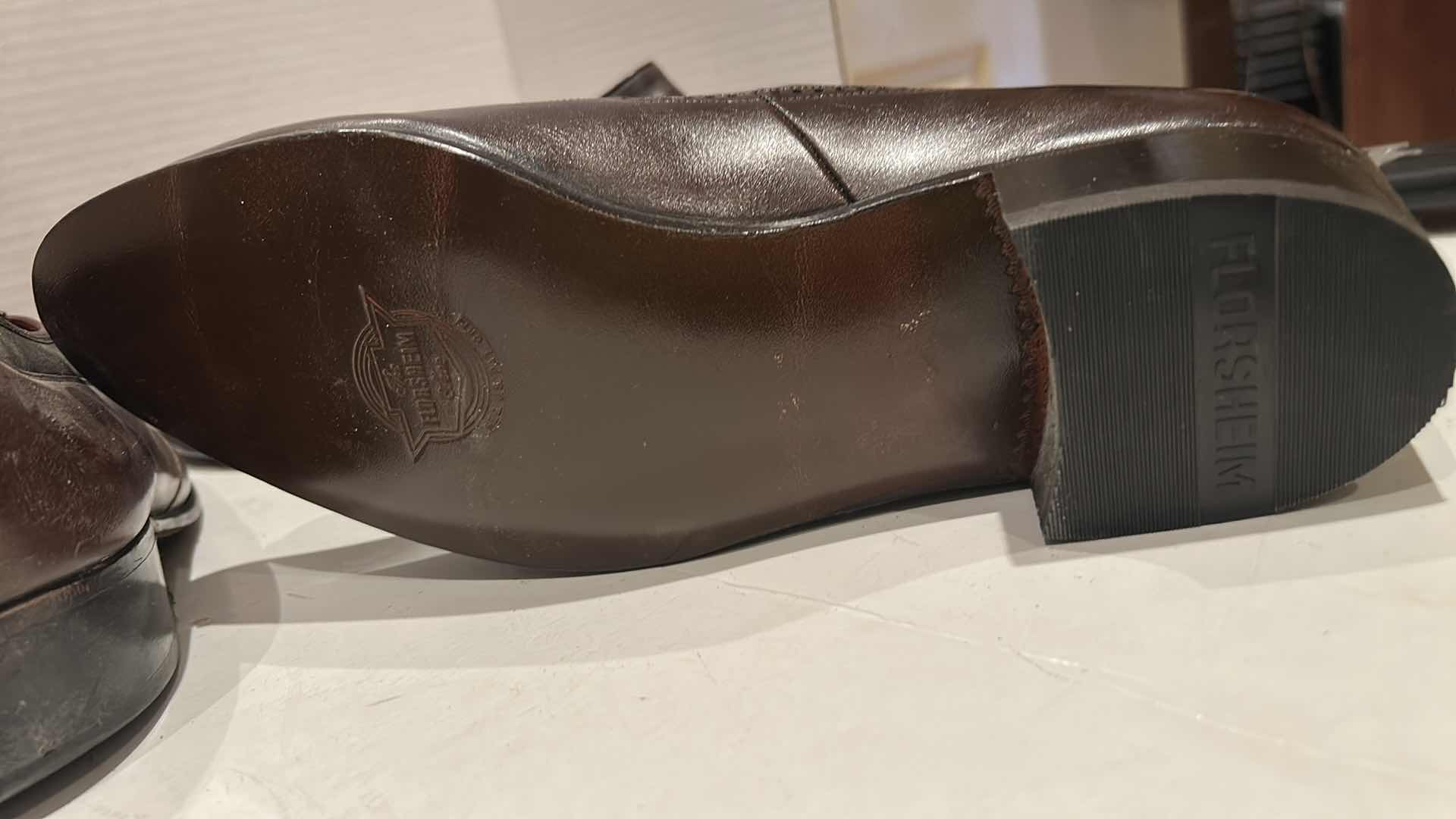 Photo 1 of 2 MENS FLORSHEIM LEATHER LOAFERS SIZE 9