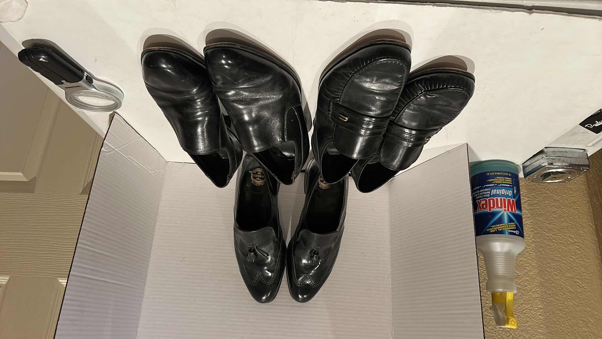 Photo 1 of 3- FLORSHEIM BLACK MEN'S LEATHER LOAFERS (SIZE 9)