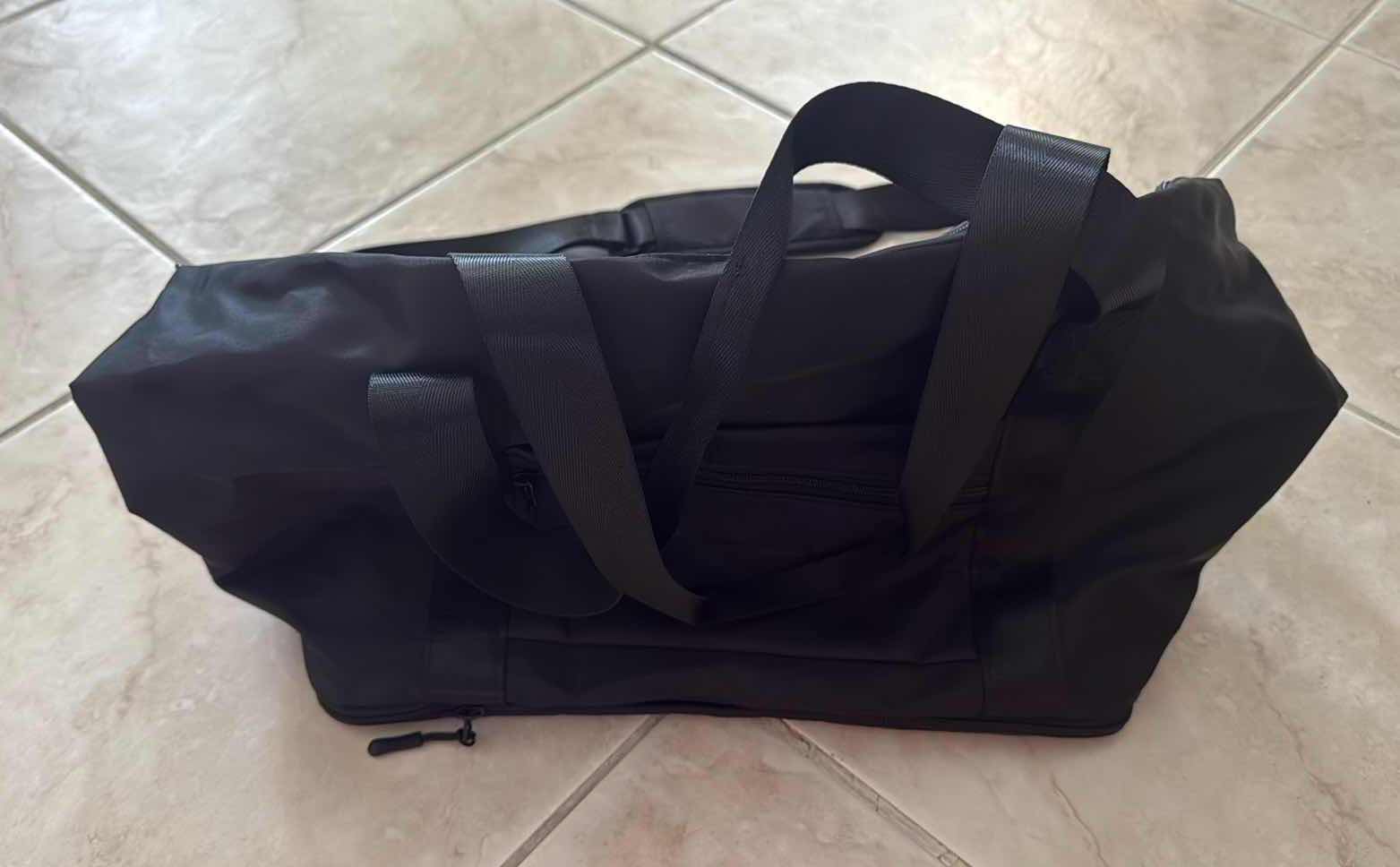 Photo 1 of 8-BLACK TRAVEL BAGS