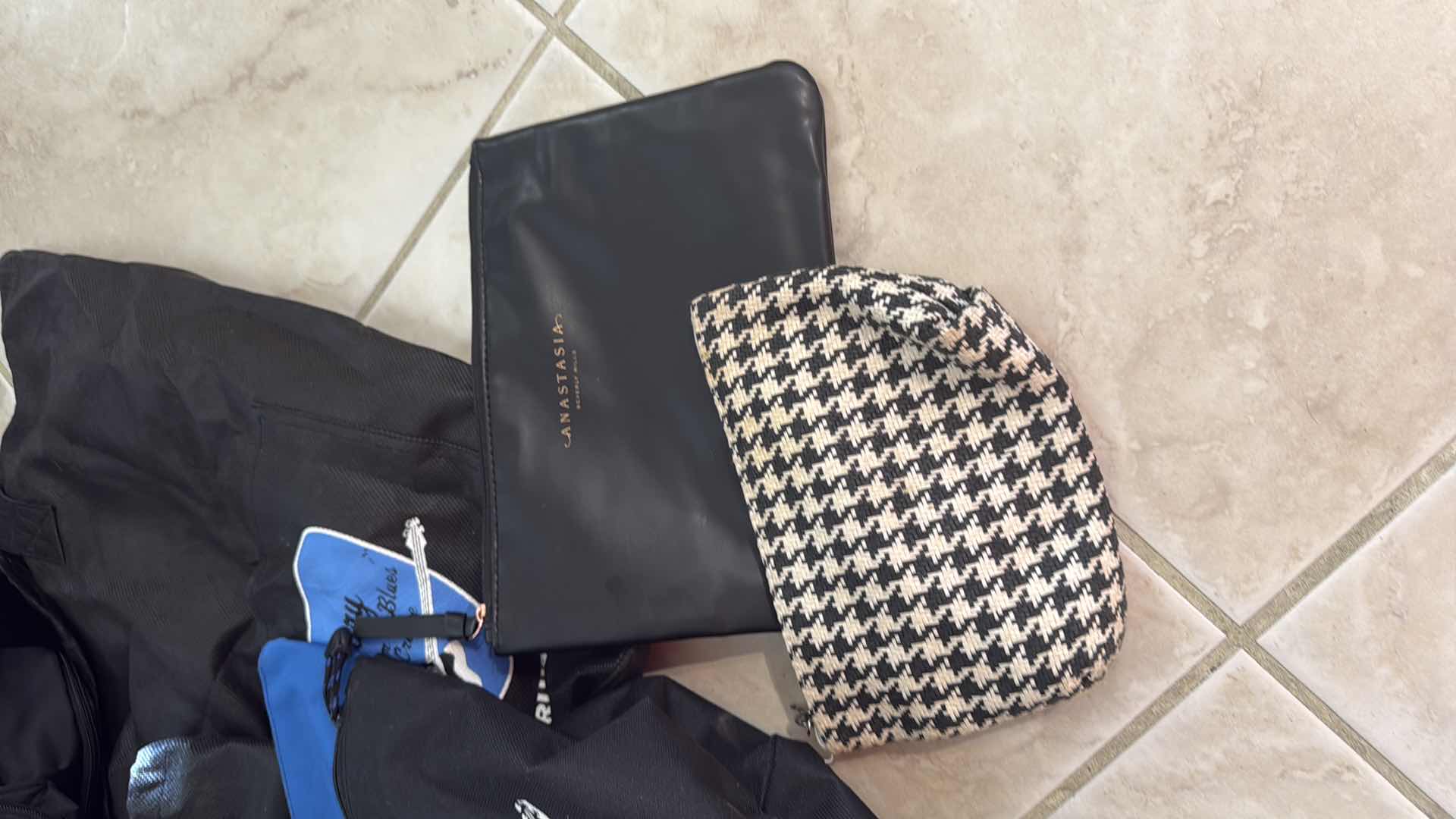 Photo 1 of 8-BLACK TRAVEL BAGS