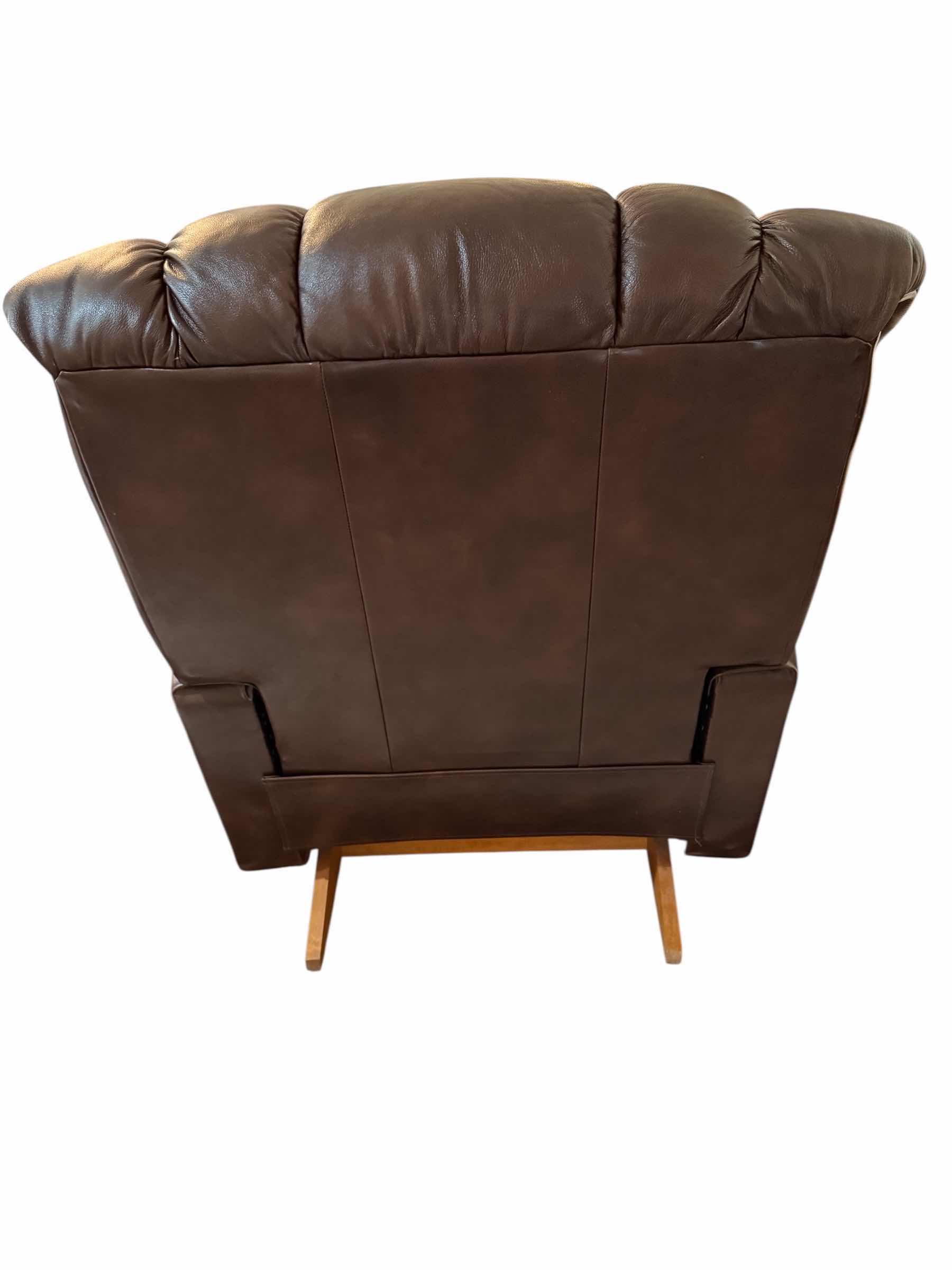 Photo 1 of LA-Z-BOY CHOCOLATE BROWN LEATHER OVERSIZED RECLINER