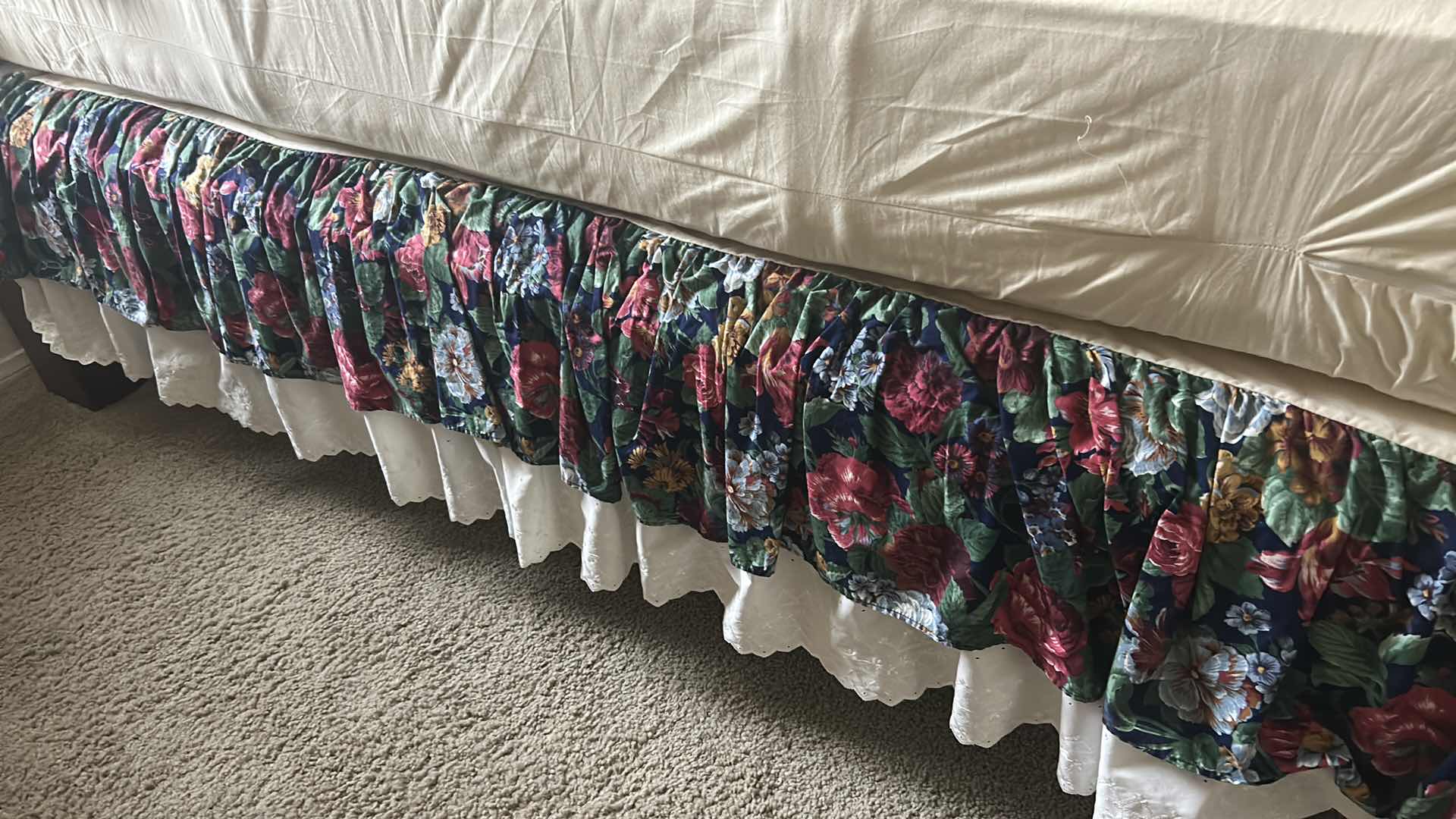 Photo 1 of JC PENNY HOME COLLECTION QUEEN PUFFY PATCHWORK COMFORTER W BED SKIRT AND 6 DECORATIVE PILLOWS BED SOLD SEPERATELY