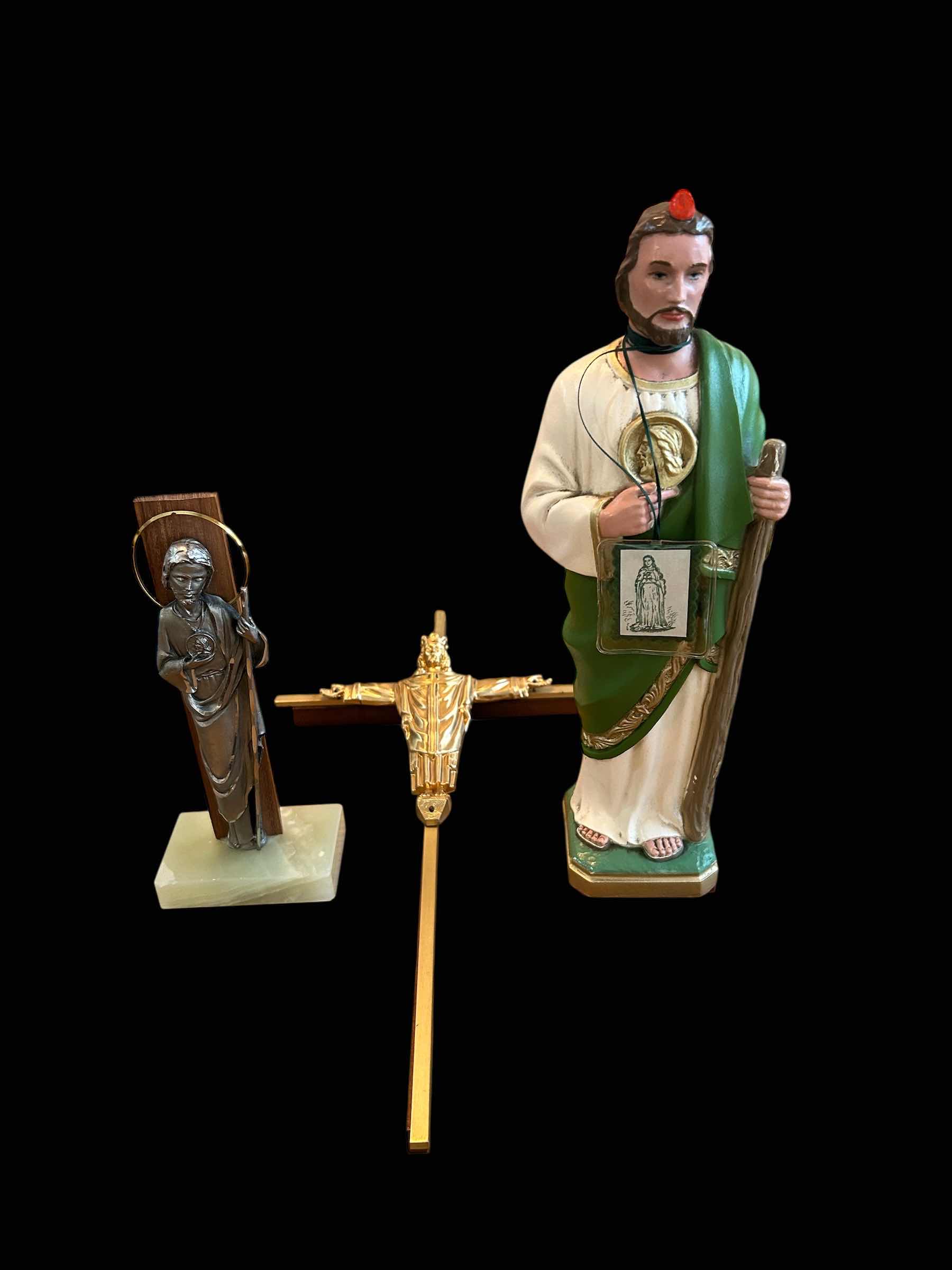 Photo 1 of 2 - RELIGIOUS STATUES GOLD CRUCIFIX