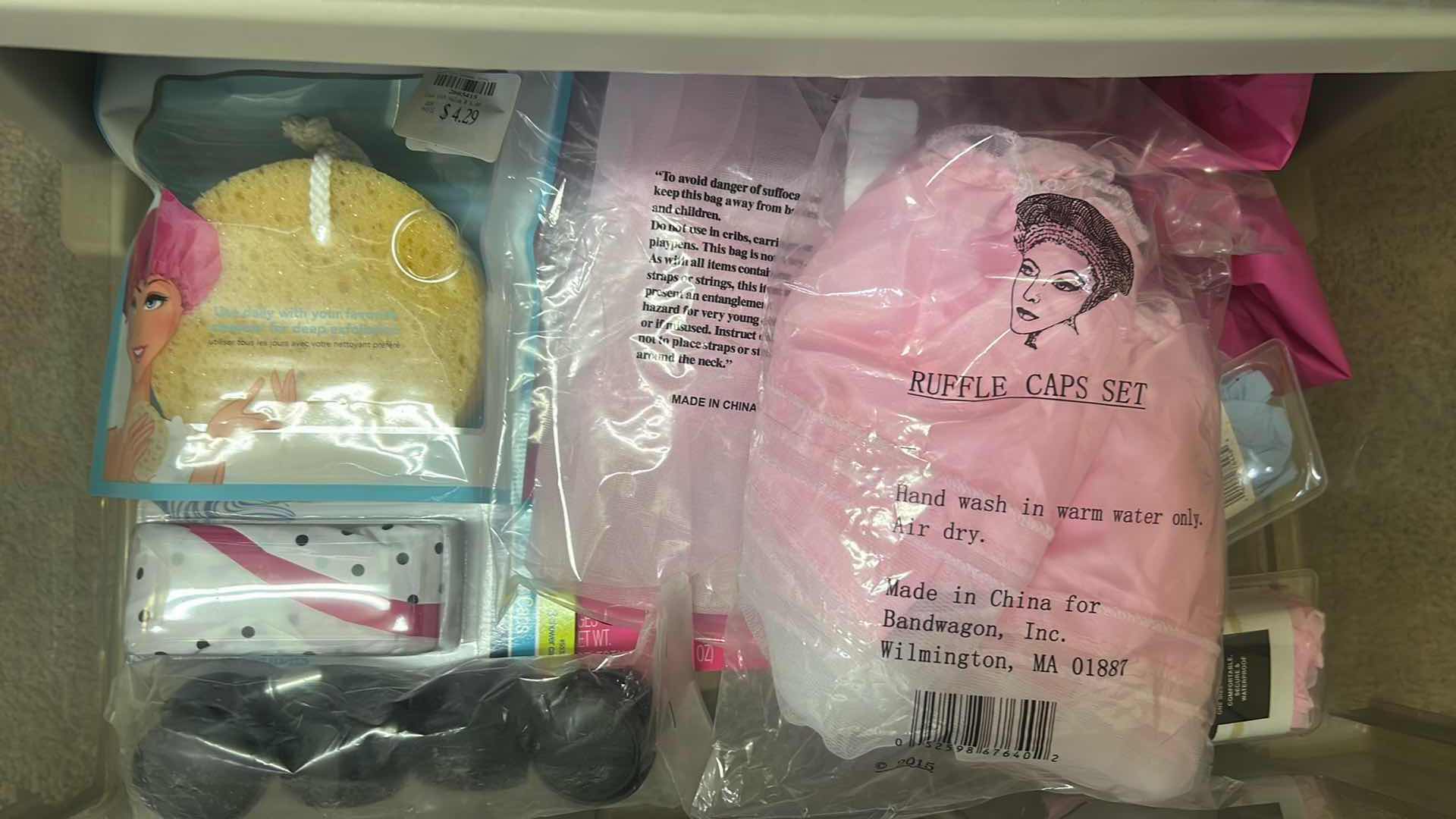 Photo 1 of IRIS USA PLASTIC DRAWER STORAGE ORGANIZER W MEDICAL AND WOMENS TOILETRIES 20' X 15' H 20'