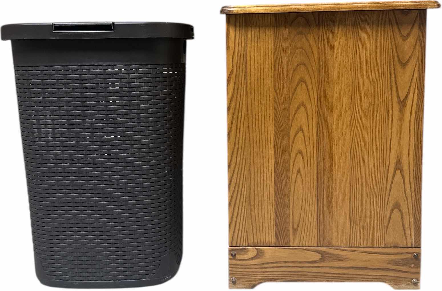 Photo 1 of 2- LAUNDRY HAMPER WOOD AND HEAVY DUTY PLASTIC

H25.5” AND SMALLER