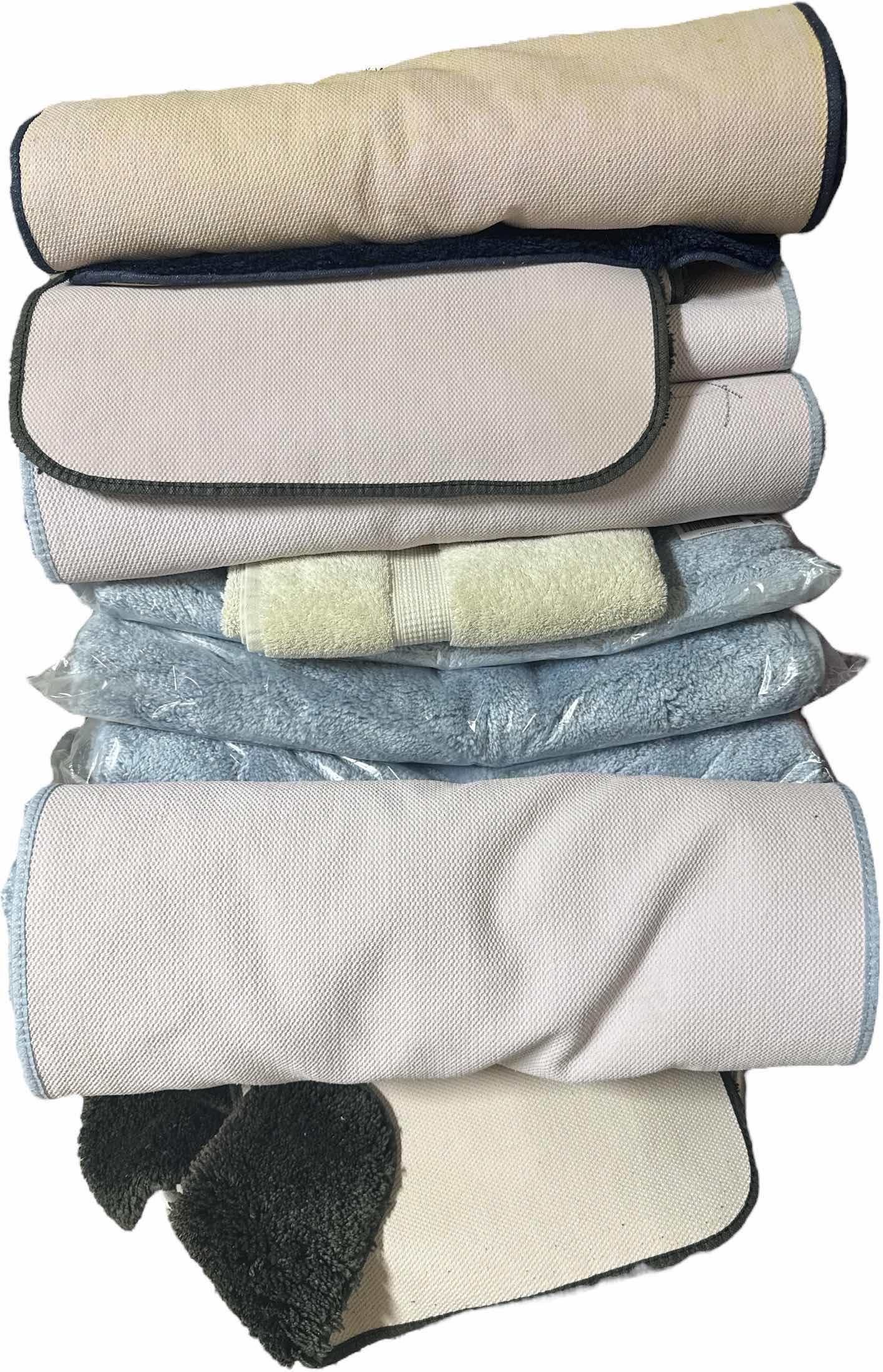 Photo 1 of 11- BATHROOM RUGS LIGHT BLUE DARK BLUE AND GREY

L33” X H19”