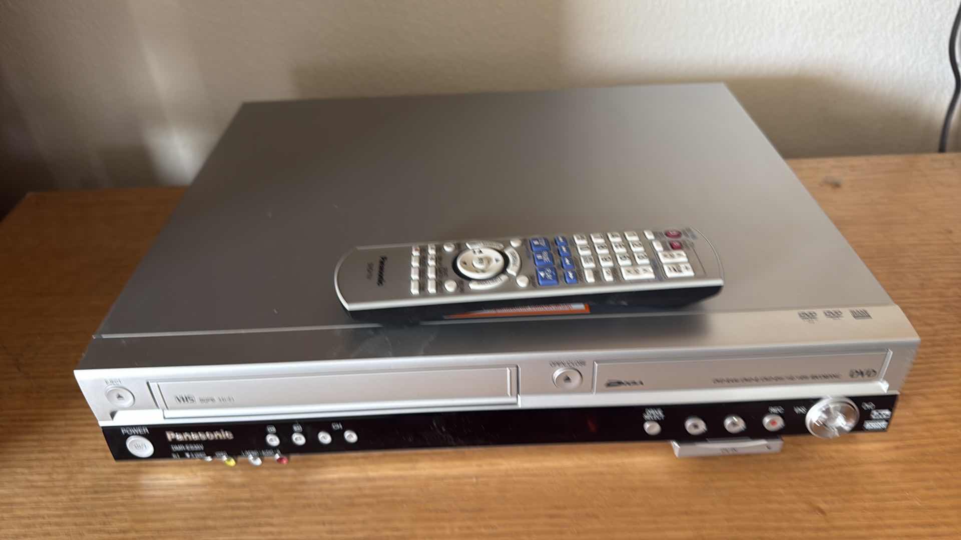 Photo 1 of PANASONIC DMR-ES35V VHS & DVD PLAYER W REMOTE