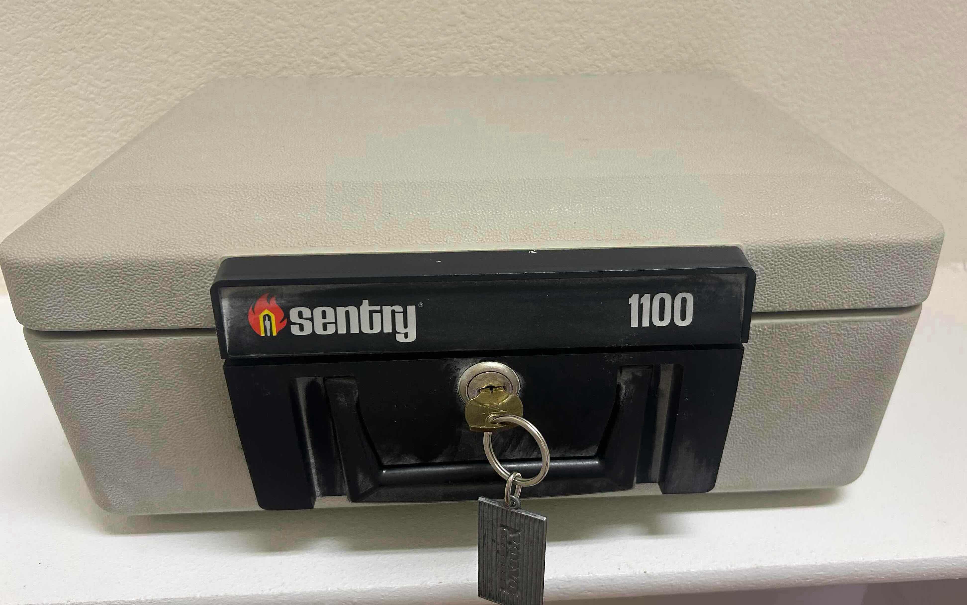 Photo 1 of SENTRY 1100 FIREPROOF SAFE W KEY