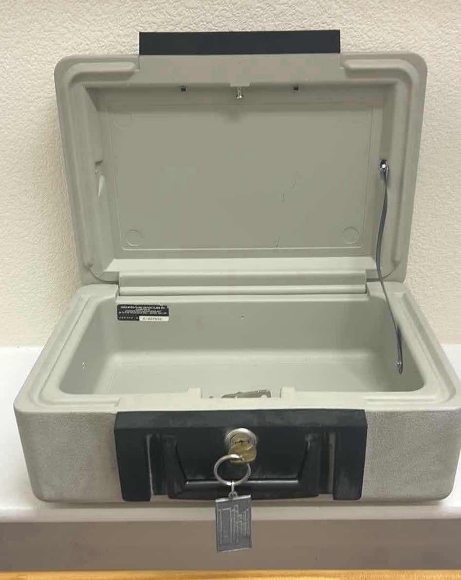 Photo 1 of SENTRY 1100 FIREPROOF SAFE W KEY