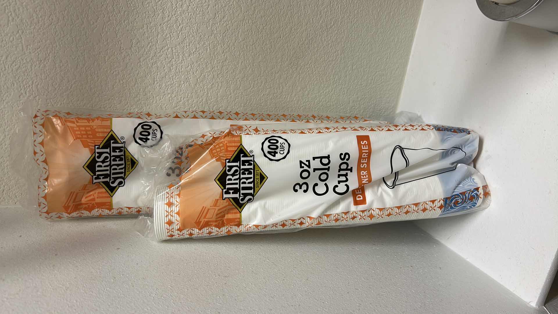 Photo 1 of 3OZ COLD CUPS W DISPENSER