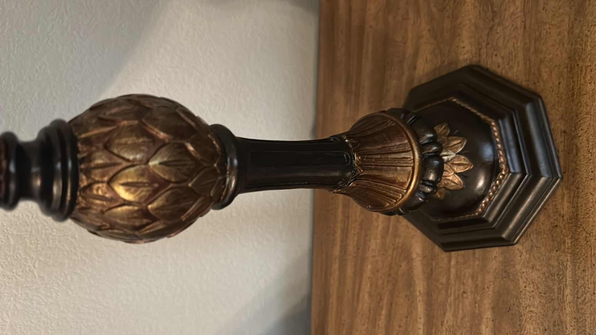 Photo 1 of SIGNATURE DESIGN BY ASHLEY MARIANA TABLE LAMP H 31”