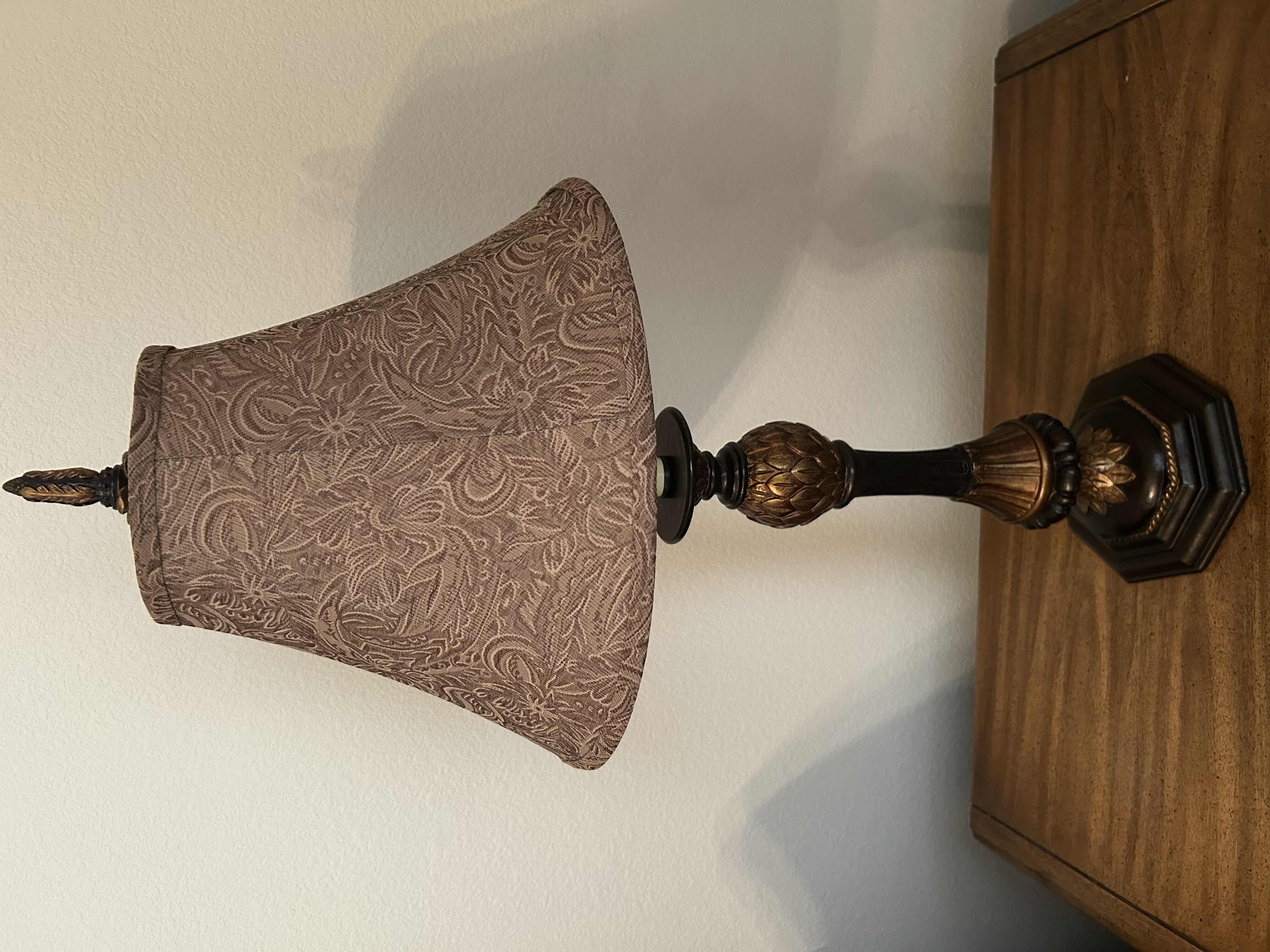 Photo 1 of SIGNATURE DESIGN BY ASHLEY MARIANA TABLE LAMP H 31”