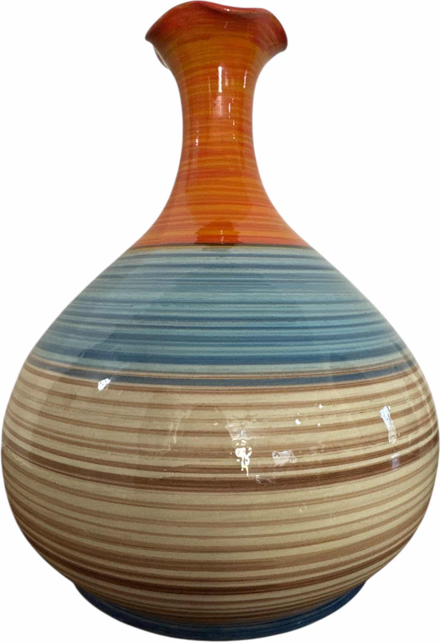 Photo 1 of HOMEGOODS  GLAZED CERAMIC ART VASE 

D9” X H12”
