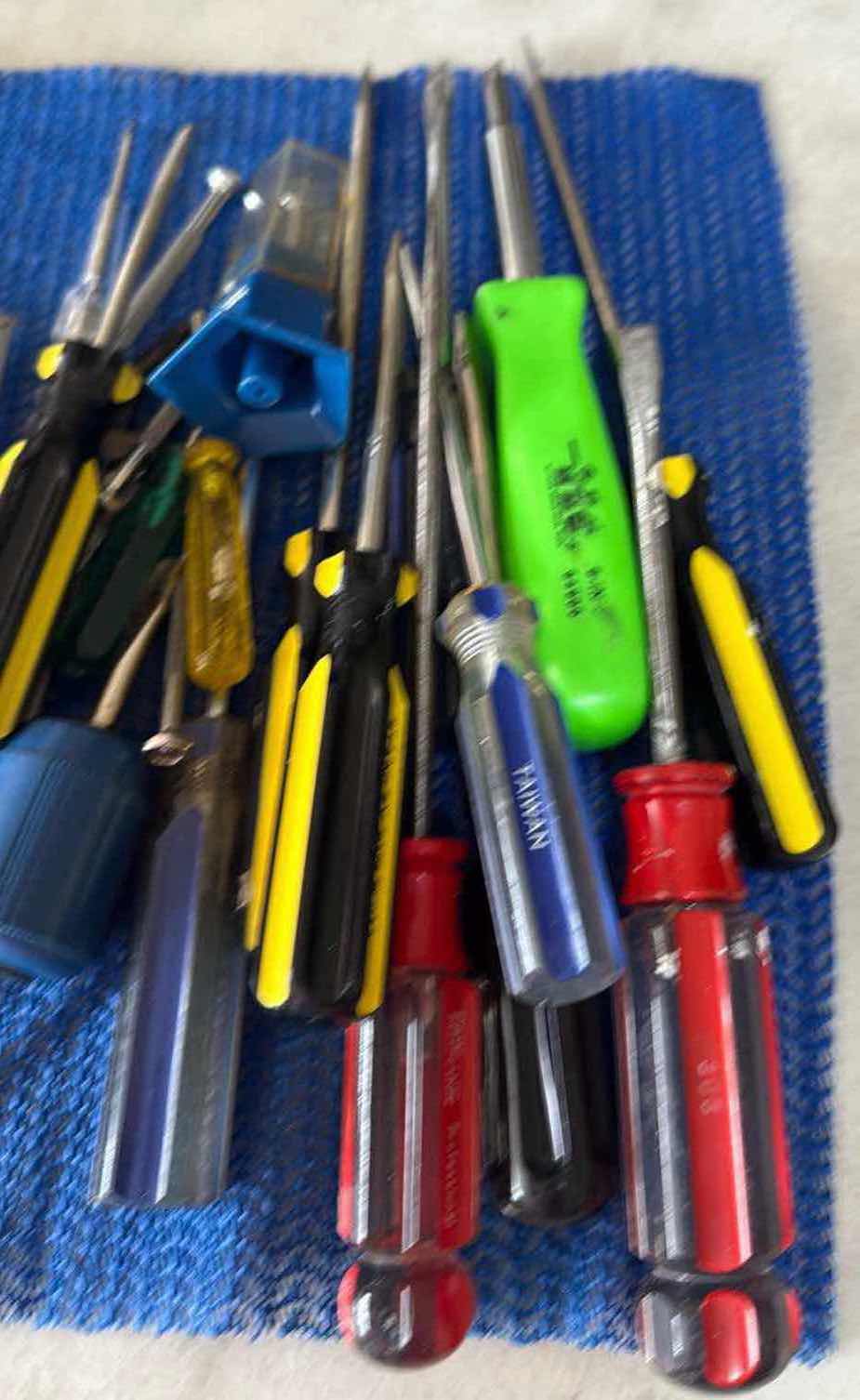 Photo 1 of SCREW DRIVERS-VARIOUS STYLES & SIZES