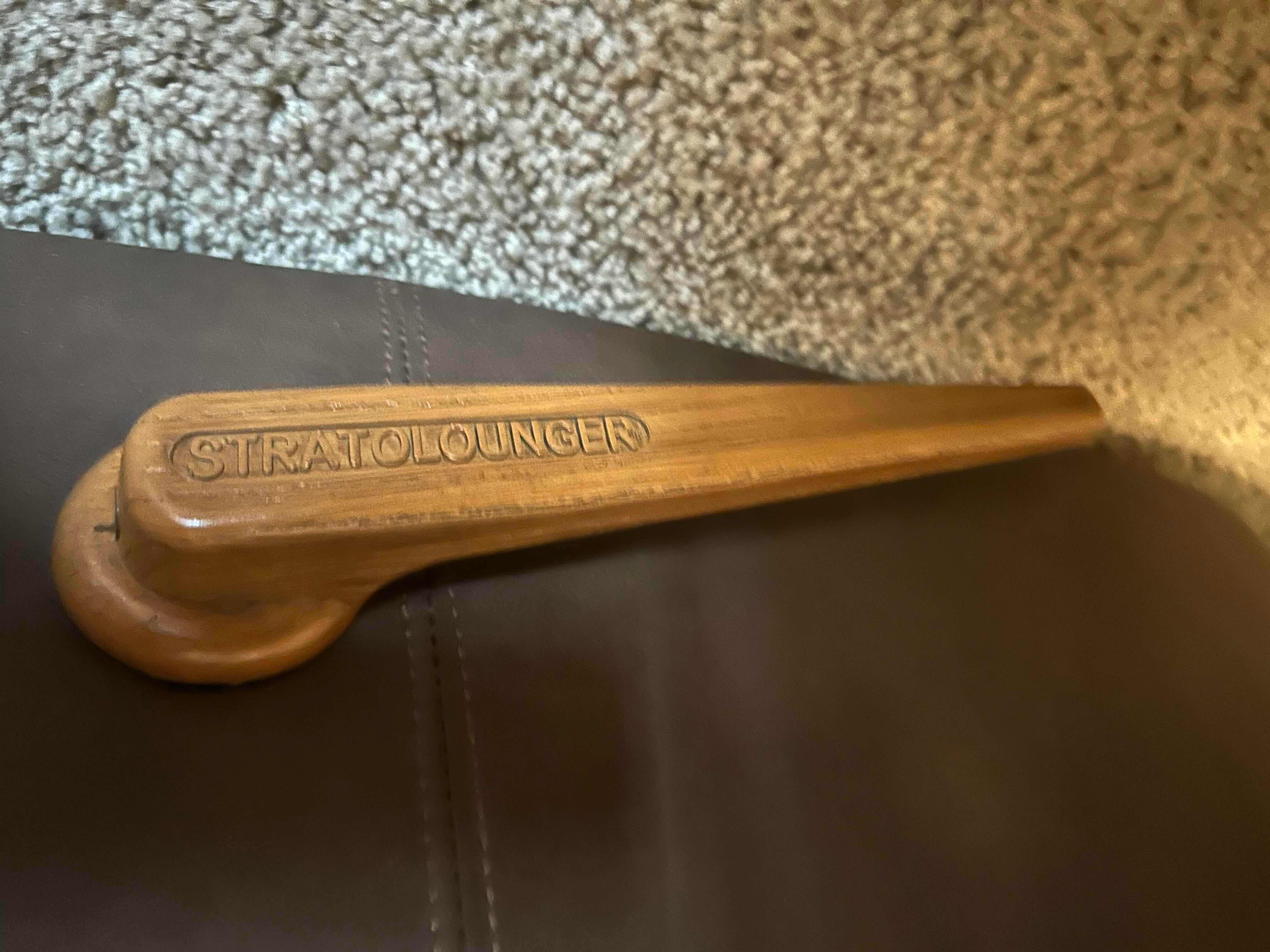 Photo 1 of STRATOLOUNGER BROWN LEATHER ROCKING RECLINER W MASSAGE RETAIL $700