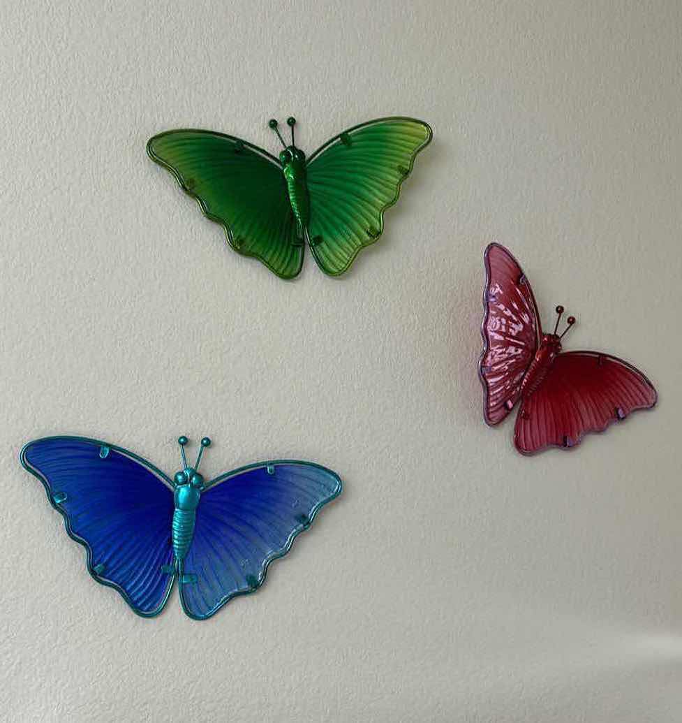 Photo 1 of 7- DECORATIVE BATH TOWELS 3 METAL  WALL BUTTERFLIES W 10”