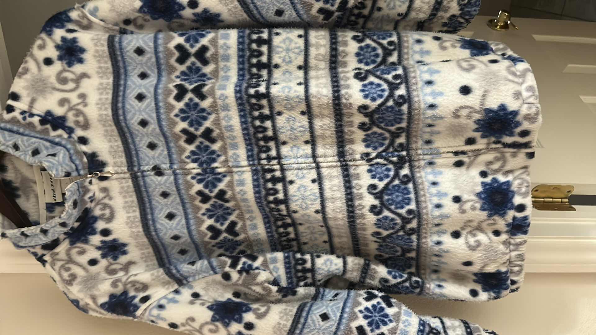 Photo 1 of 11 WOMEN JACKETS SIZE LARGE