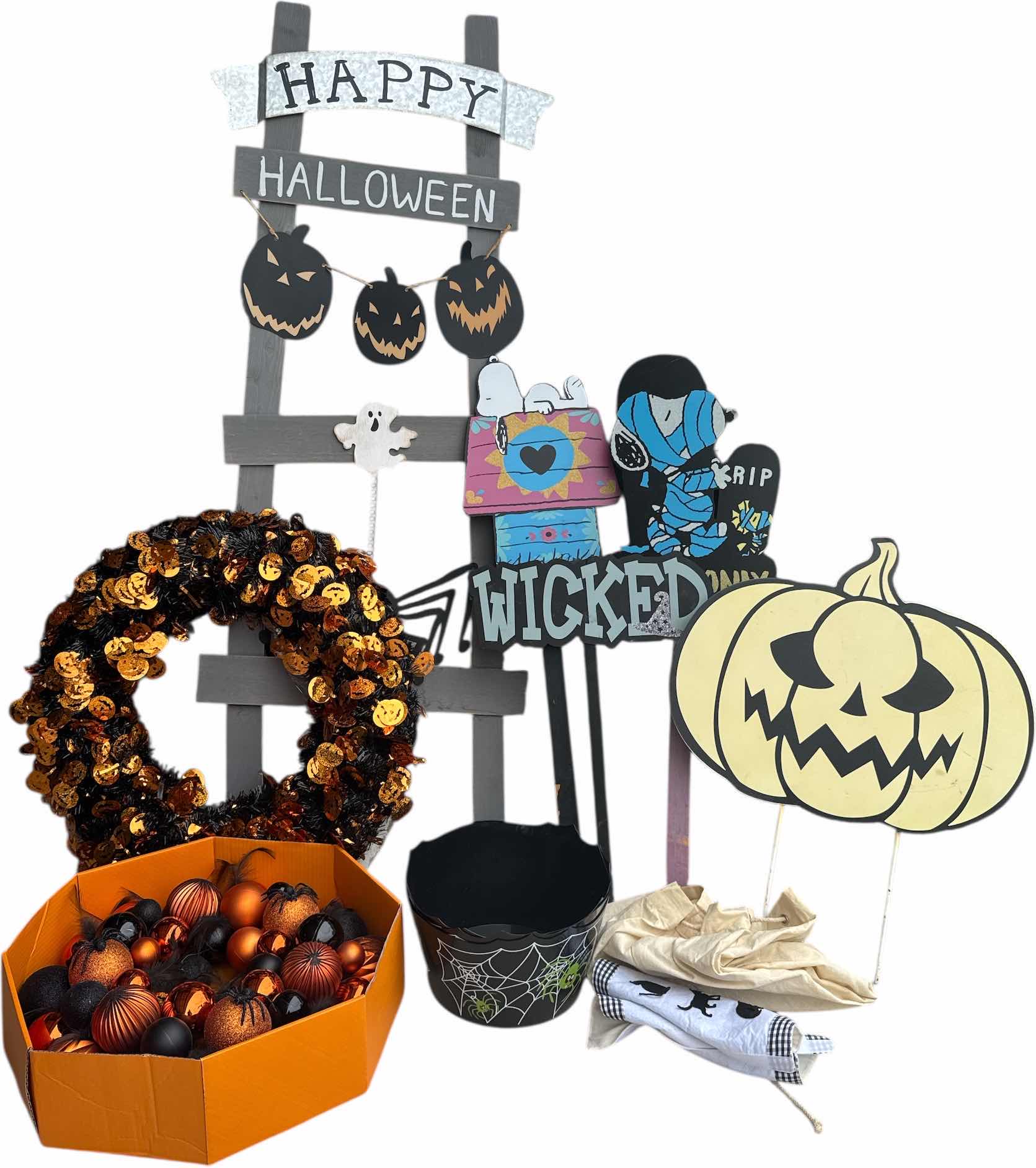 Photo 1 of HOLIDAY DECOR ASSORTED HALLOWEEN DECORATIONS
H55”