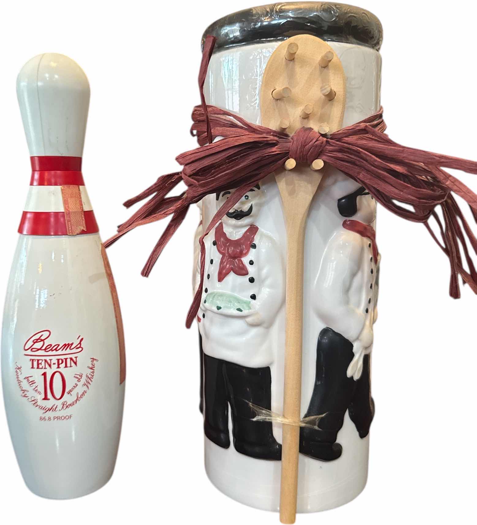 Photo 1 of 6- VINTAGE HOME DECOR CONTAINERS AND MUSIC BOX TIN AND CERAMIC
H13” AND SMALLER