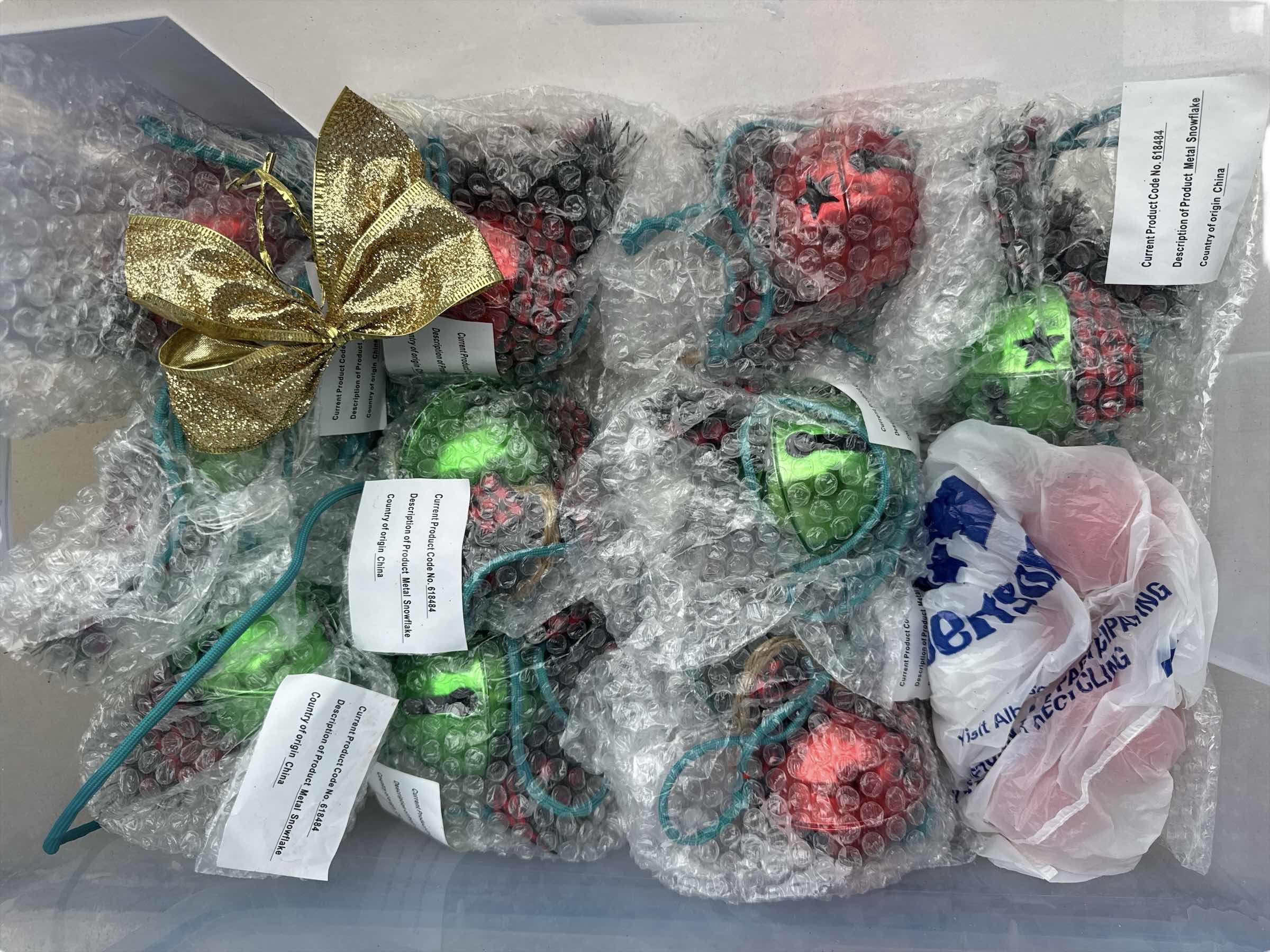 Photo 1 of TOTE WITH HOLIDAY DECOR CHRISTMAS BOWS AND BELLS