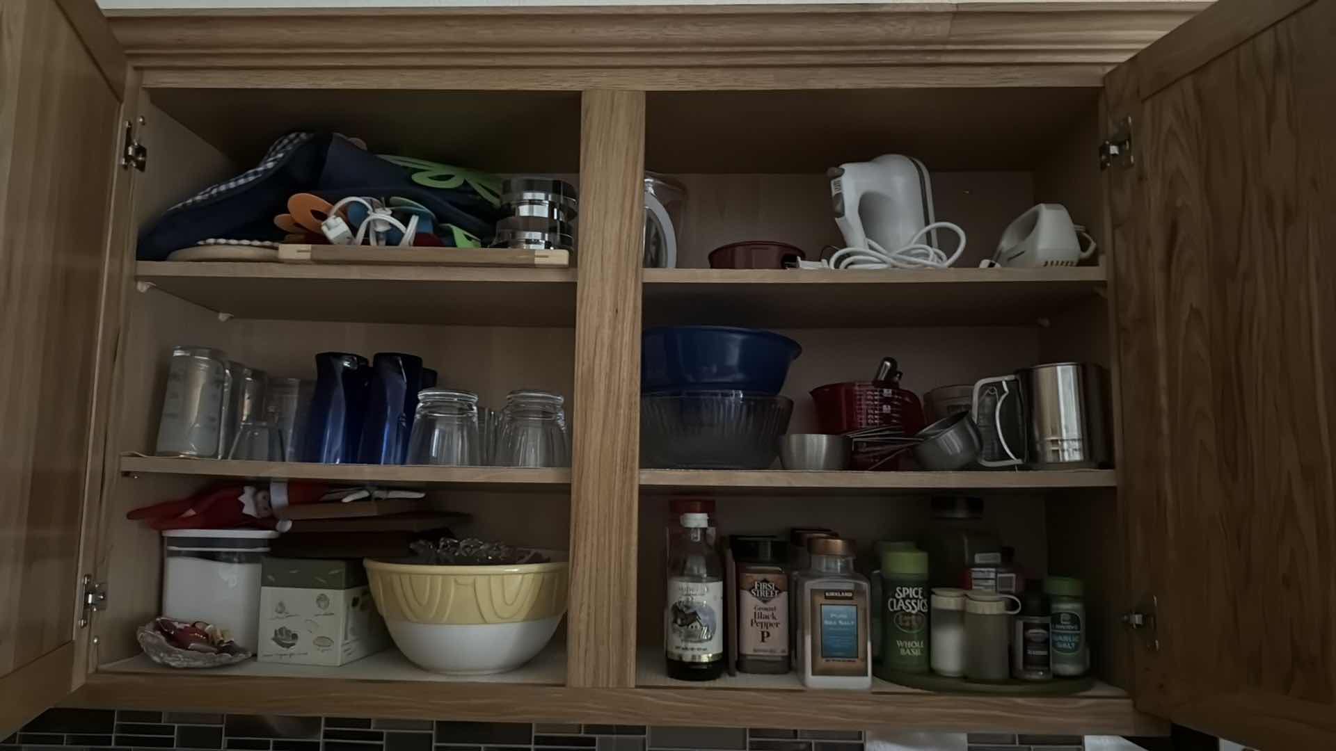Photo 1 of CONTENTS OF KITCHEN CABINET-KITCHEN ITEMS