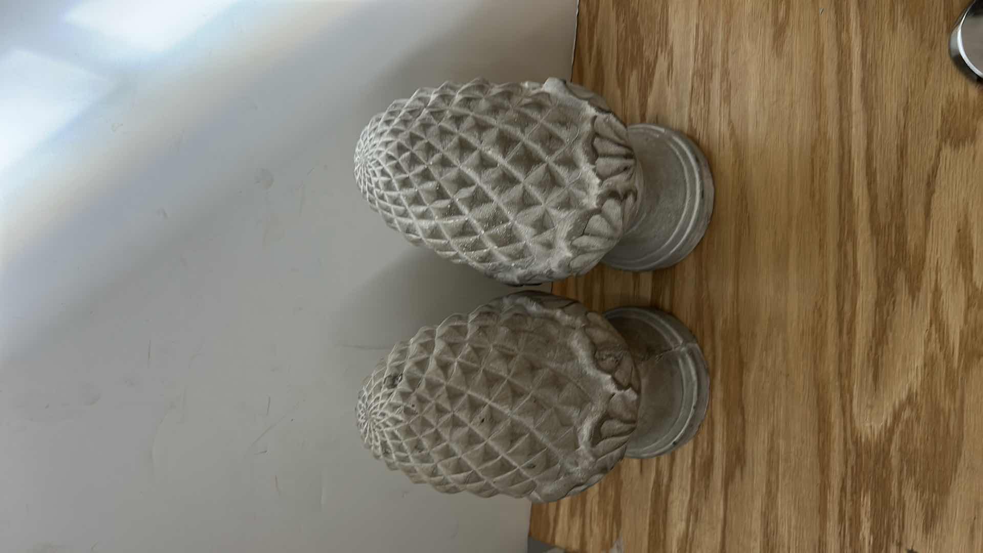 Photo 1 of 2 HEAVY CERAMIC ACORNS H13”