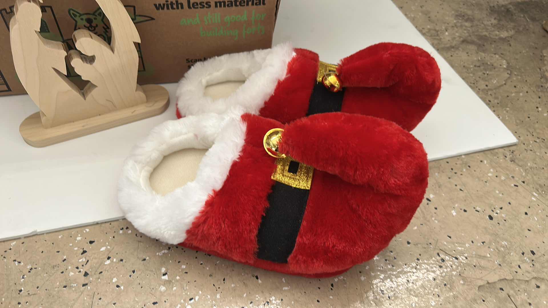 Photo 1 of BOX OF CHRISTMAS DECOR