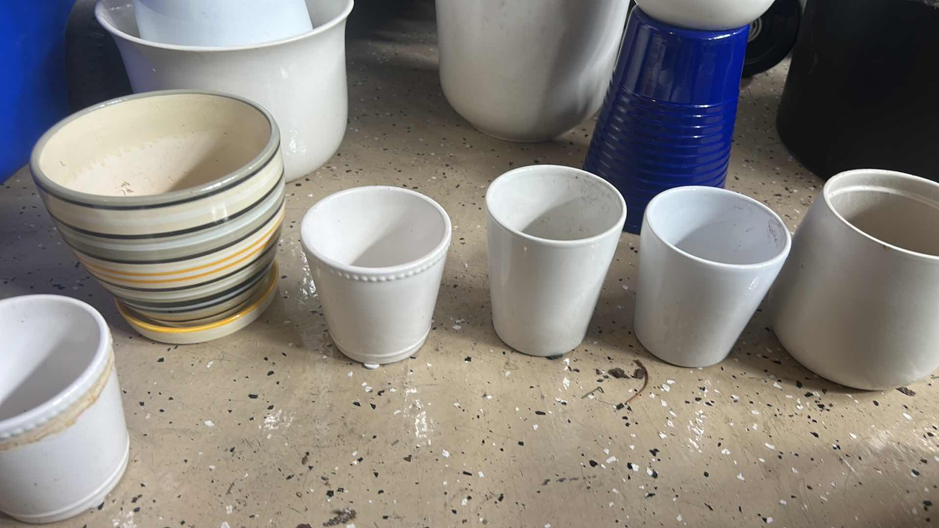 Photo 1 of CERAMIC POTTERY