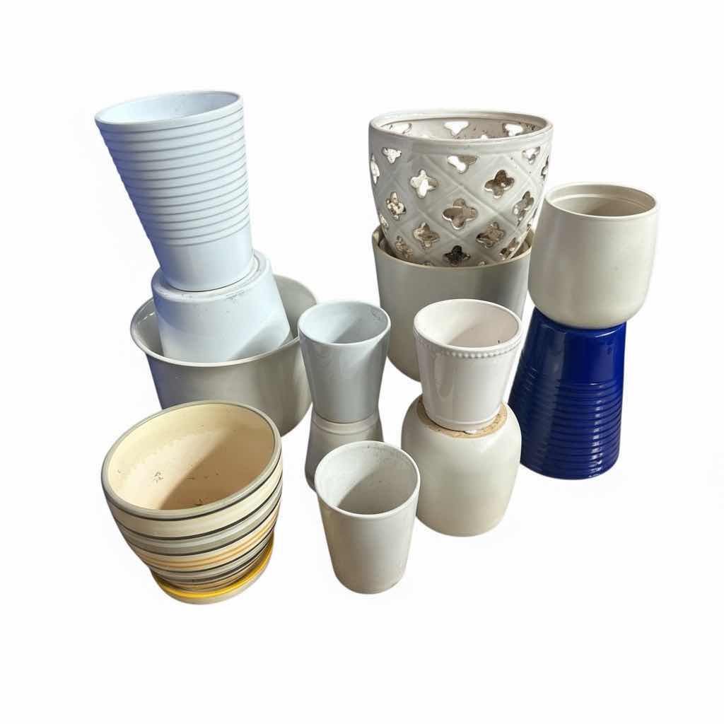 Photo 1 of CERAMIC POTTERY