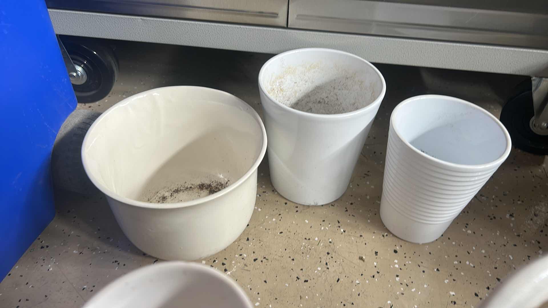 Photo 1 of CERAMIC POTTERY