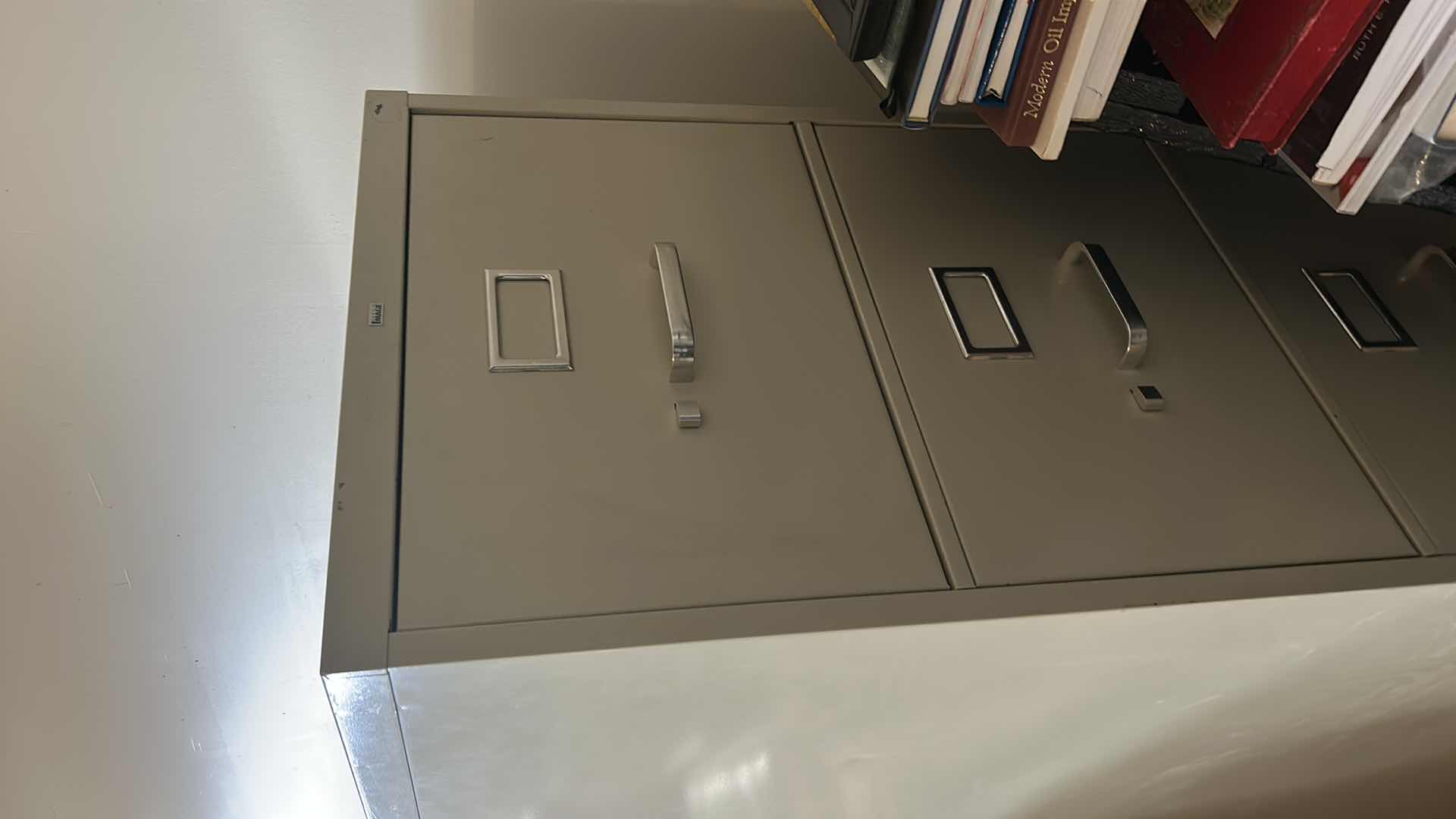 View 3 of METAL 4 DRAWER FILE CABINET 18“ x 26 1/2“ x H52“