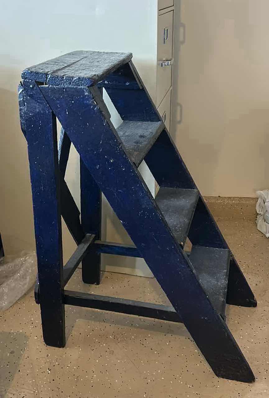 Photo 1 of VINTAGE NAVY BLUE  PAINTED WOOD LADDER H3’