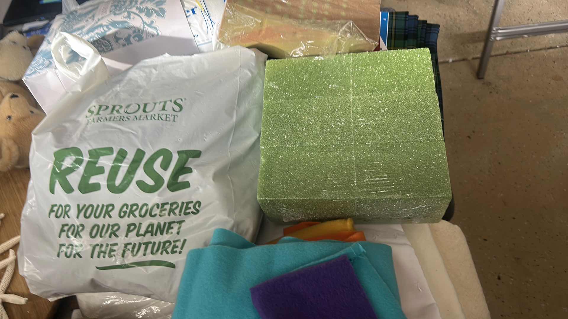 Photo 1 of CONTENTS ON TABLE / CRAFTING ITEMS - FABRIC AND MORE