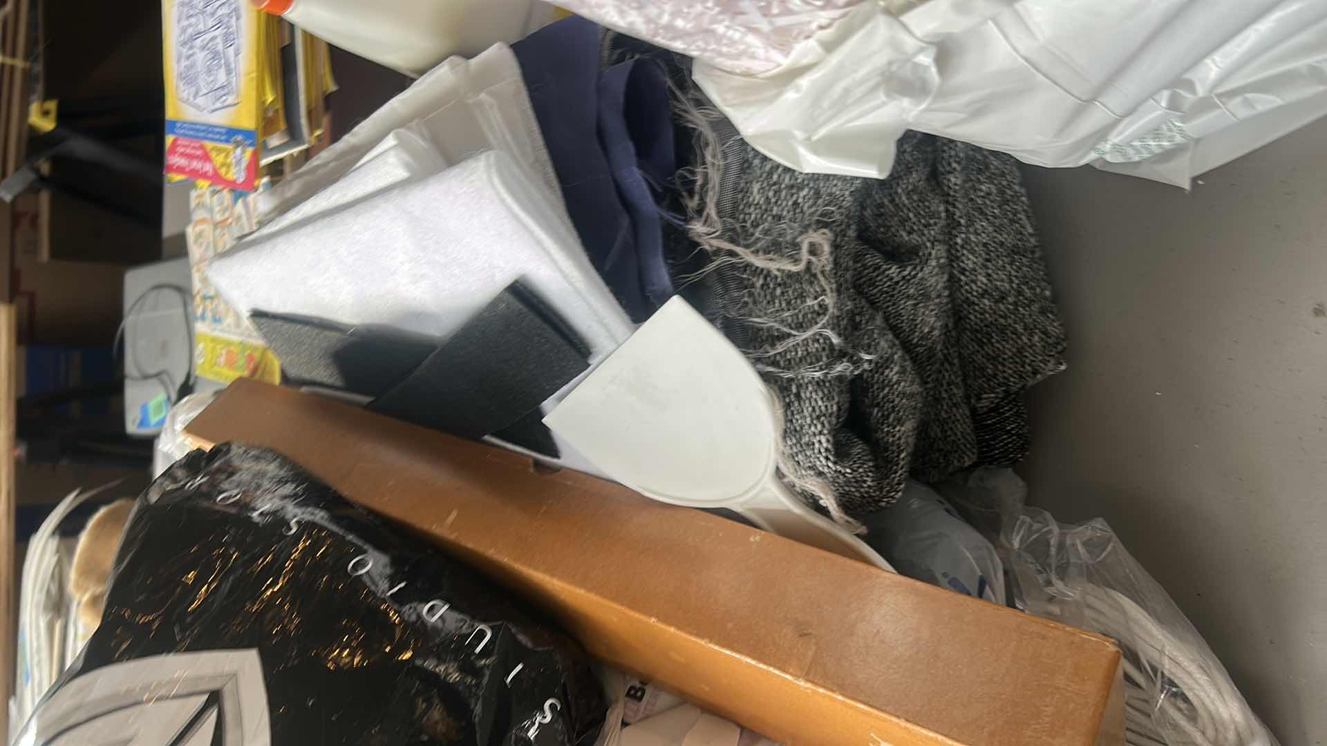 Photo 1 of CONTENTS ON TABLE / CRAFTING ITEMS - FABRIC AND MORE