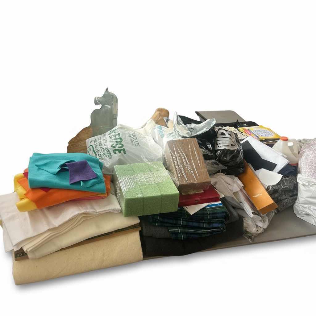 Photo 1 of CONTENTS ON TABLE / CRAFTING ITEMS - FABRIC AND MORE