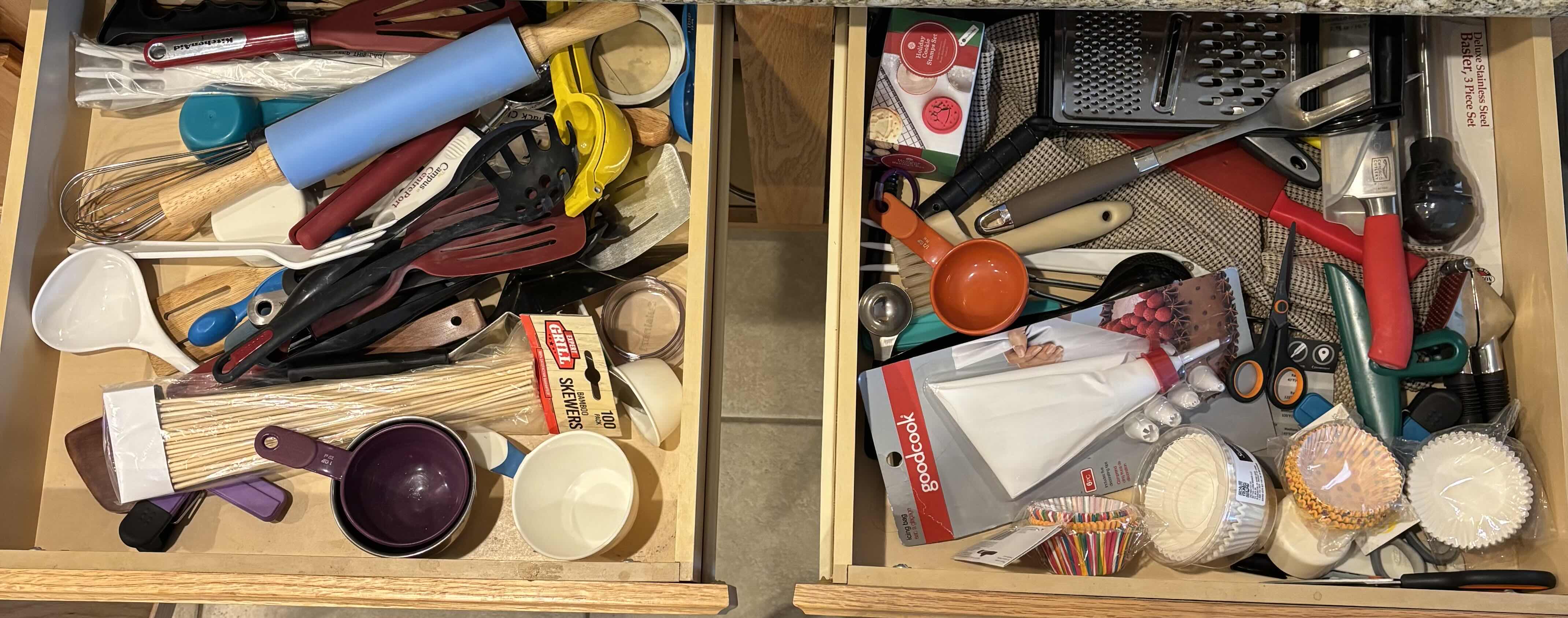 Photo 1 of CONTENTS OF KITCHEN DRAWERS (2)