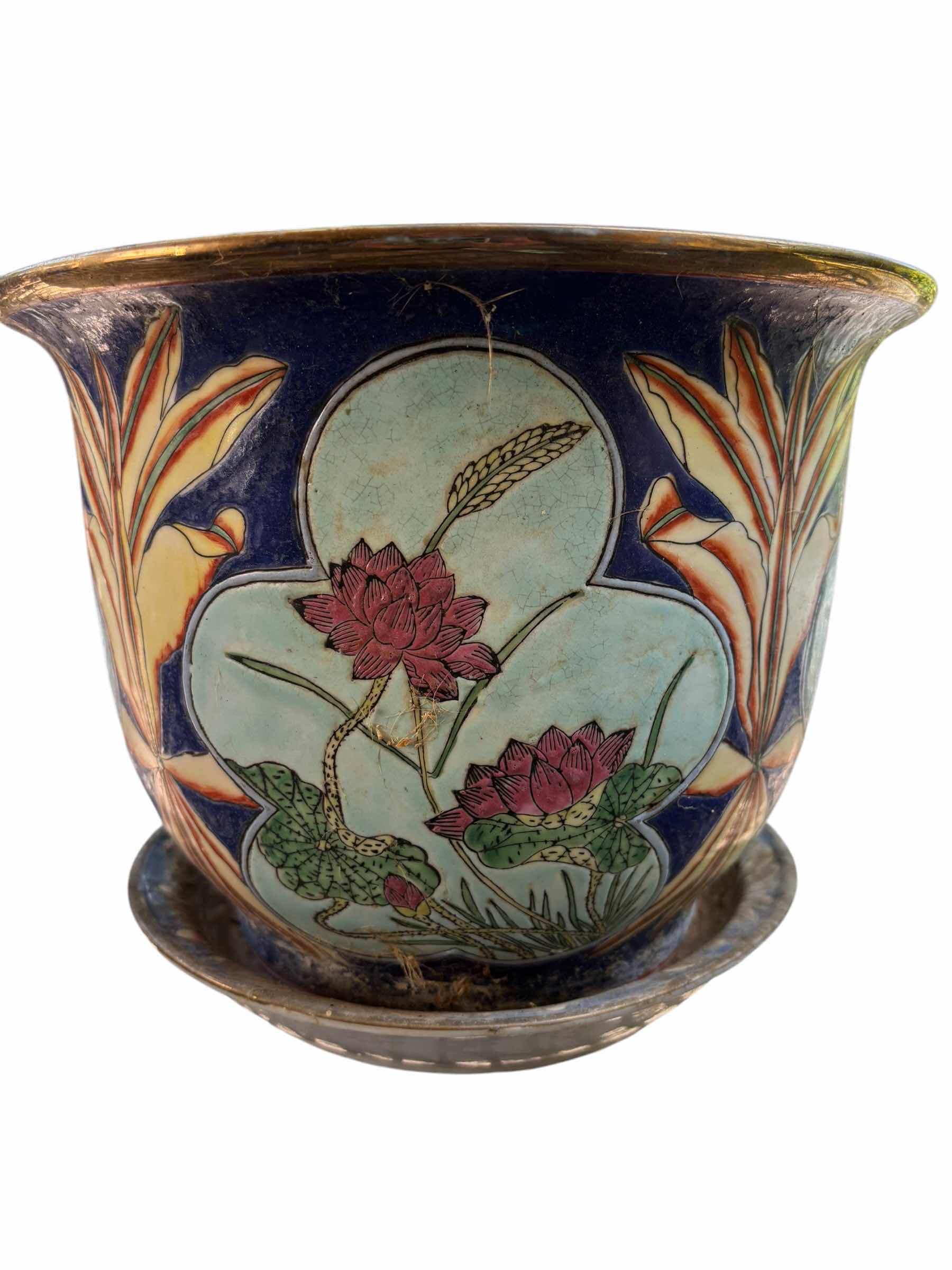 Photo 1 of OUTDOOR PLANTING POT H8.5”